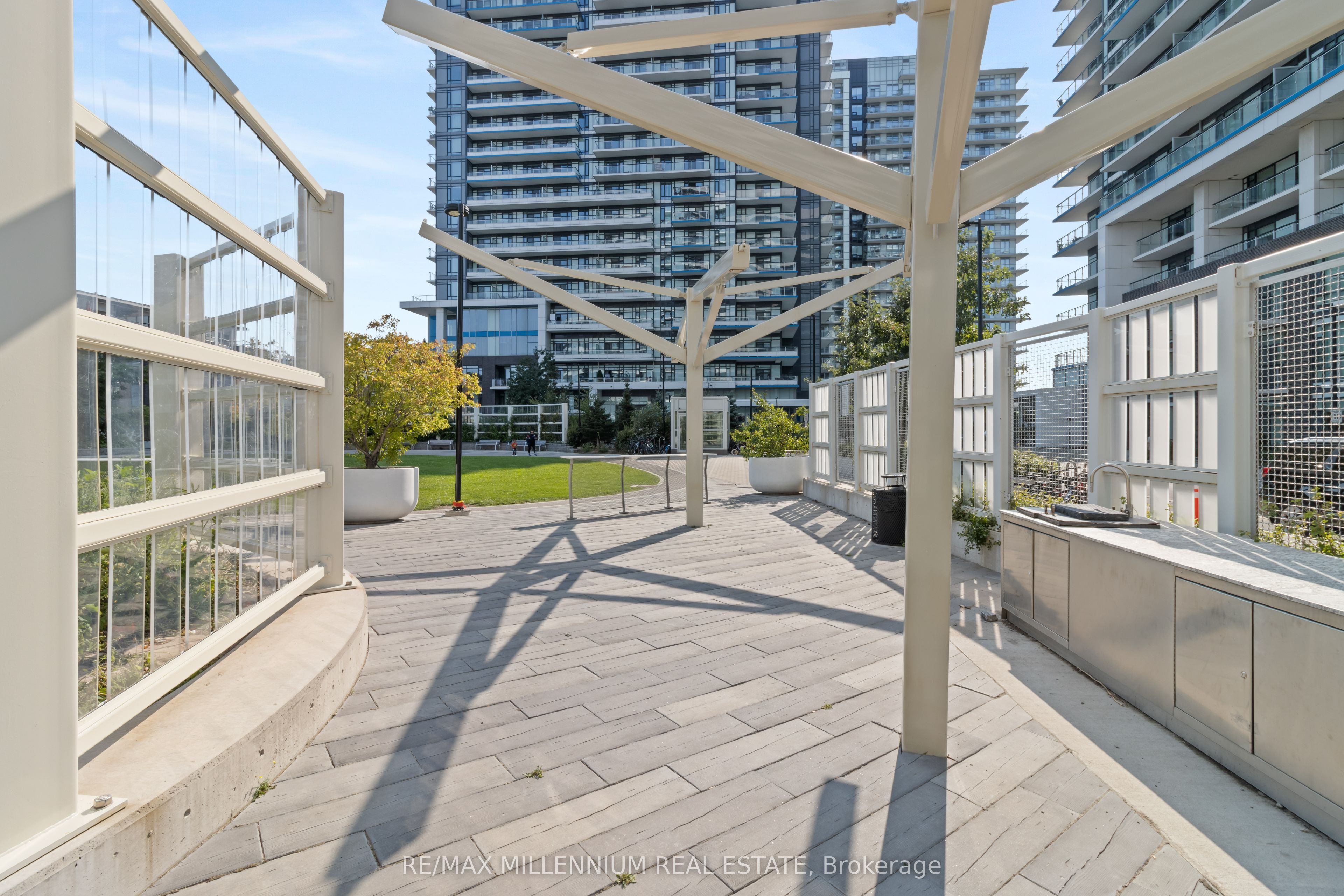 2560 Eglinton W Avenue 609, Mississauga, ON L5M 0Y3 photo 5