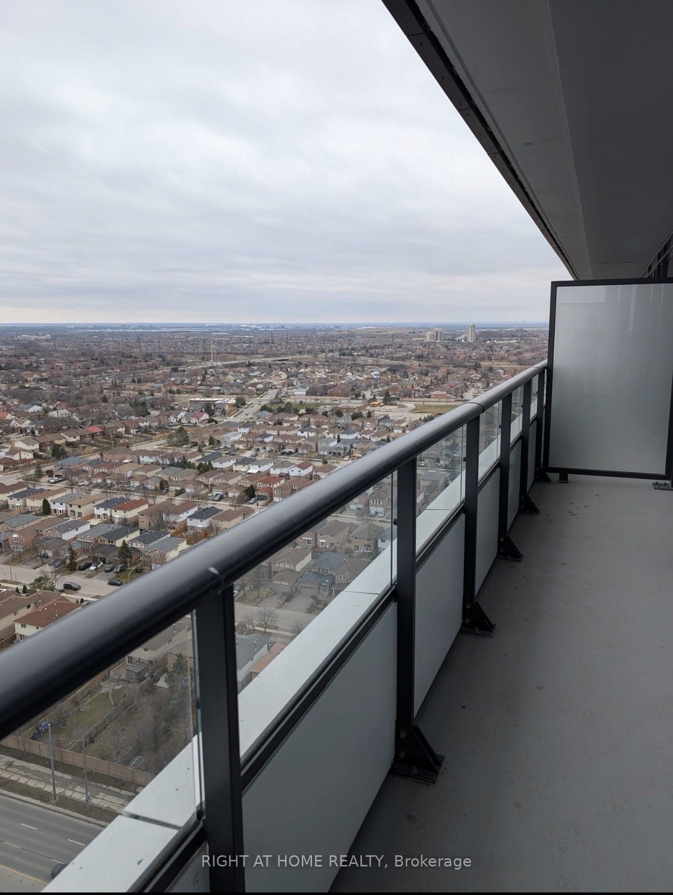 448 Burnhamthorpe Road 2312, Mississauga, ON L5B 0R4 photo 3