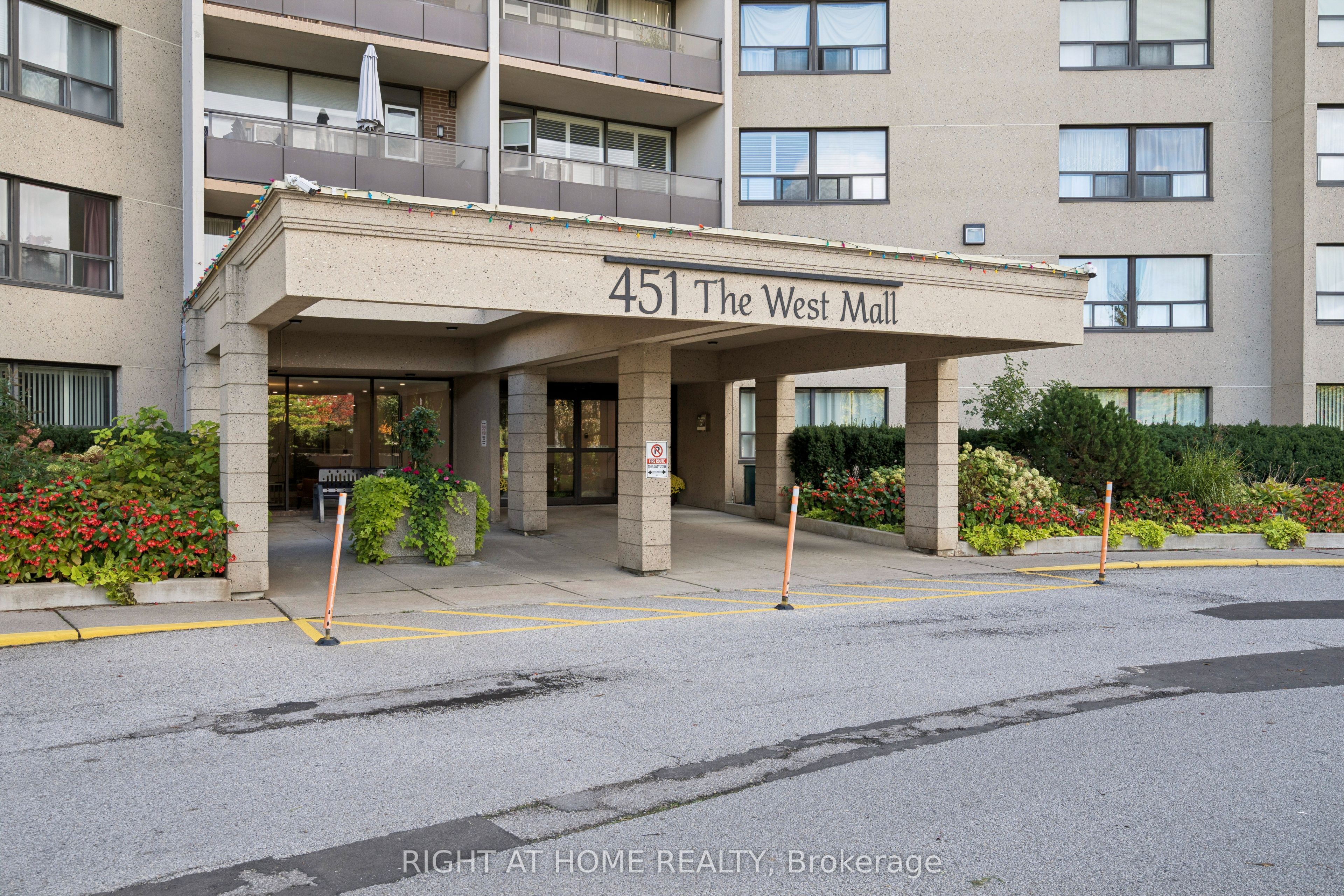 451 The West Mall N/A 807, Toronto, ON M9C 1G1 photo 3