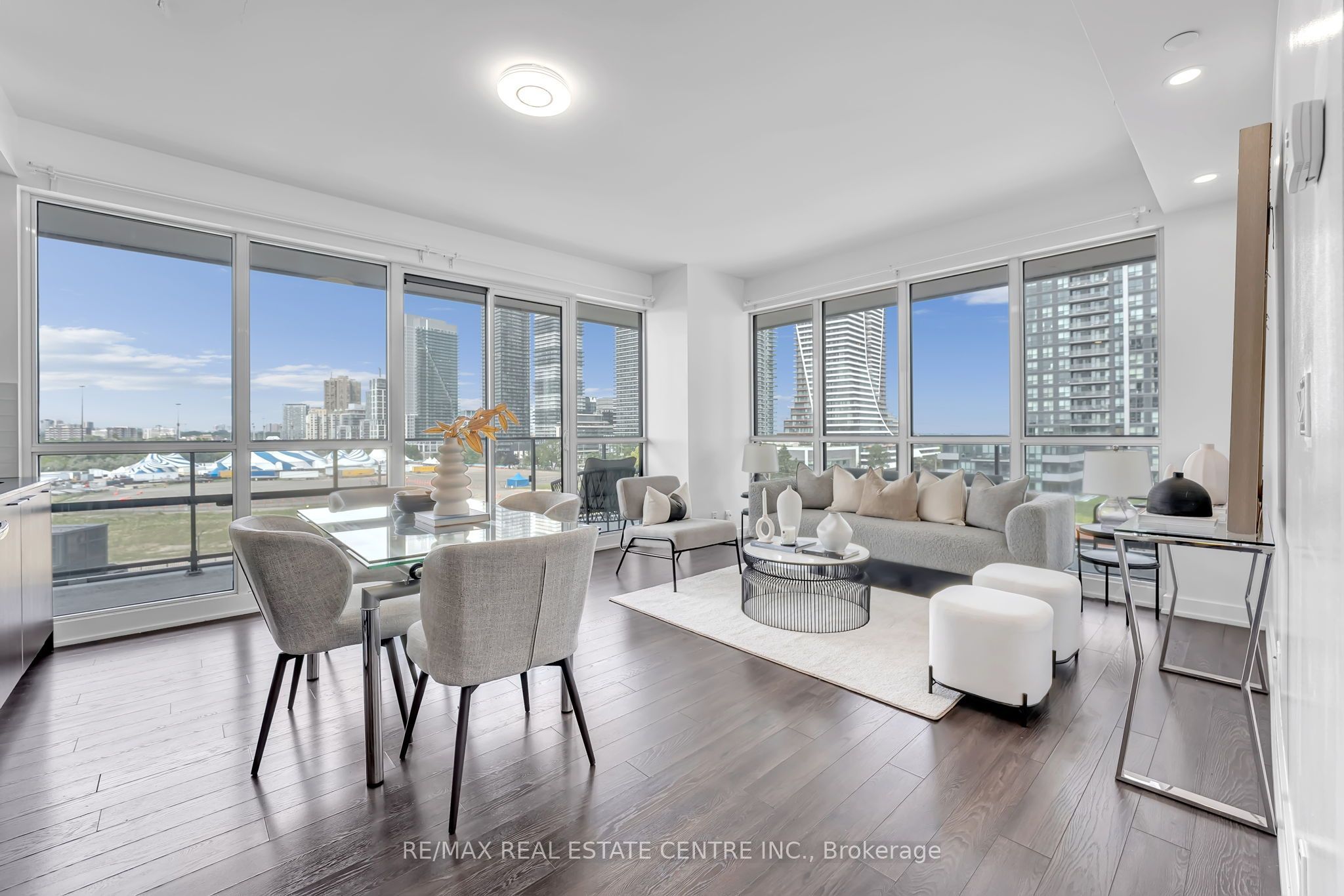 10 Park Lawn Road 809, Toronto, ON M8V 0H9 photo 3