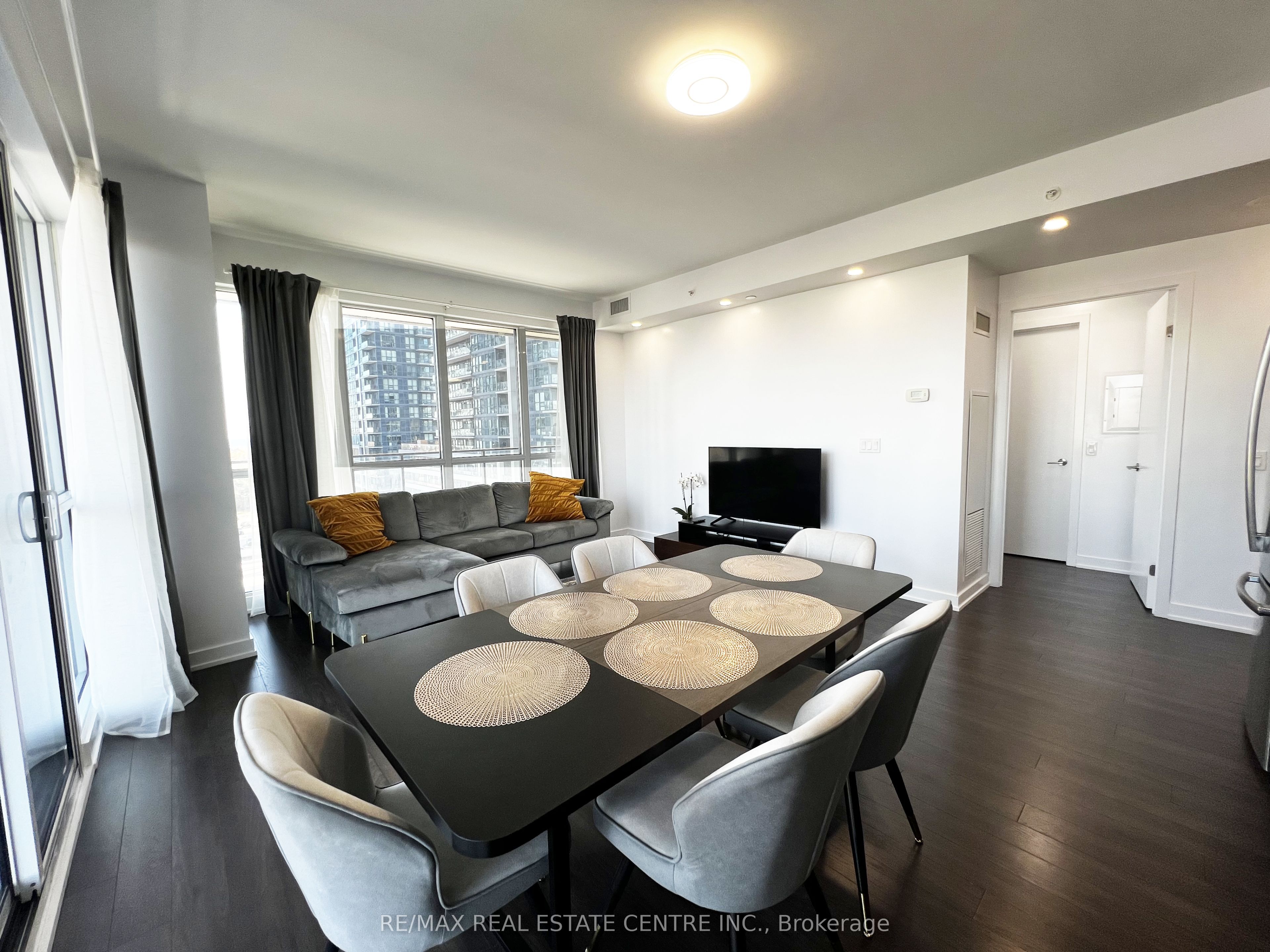 10 Park Lawn Road 809, Toronto, ON M8V 0H9 photo 4