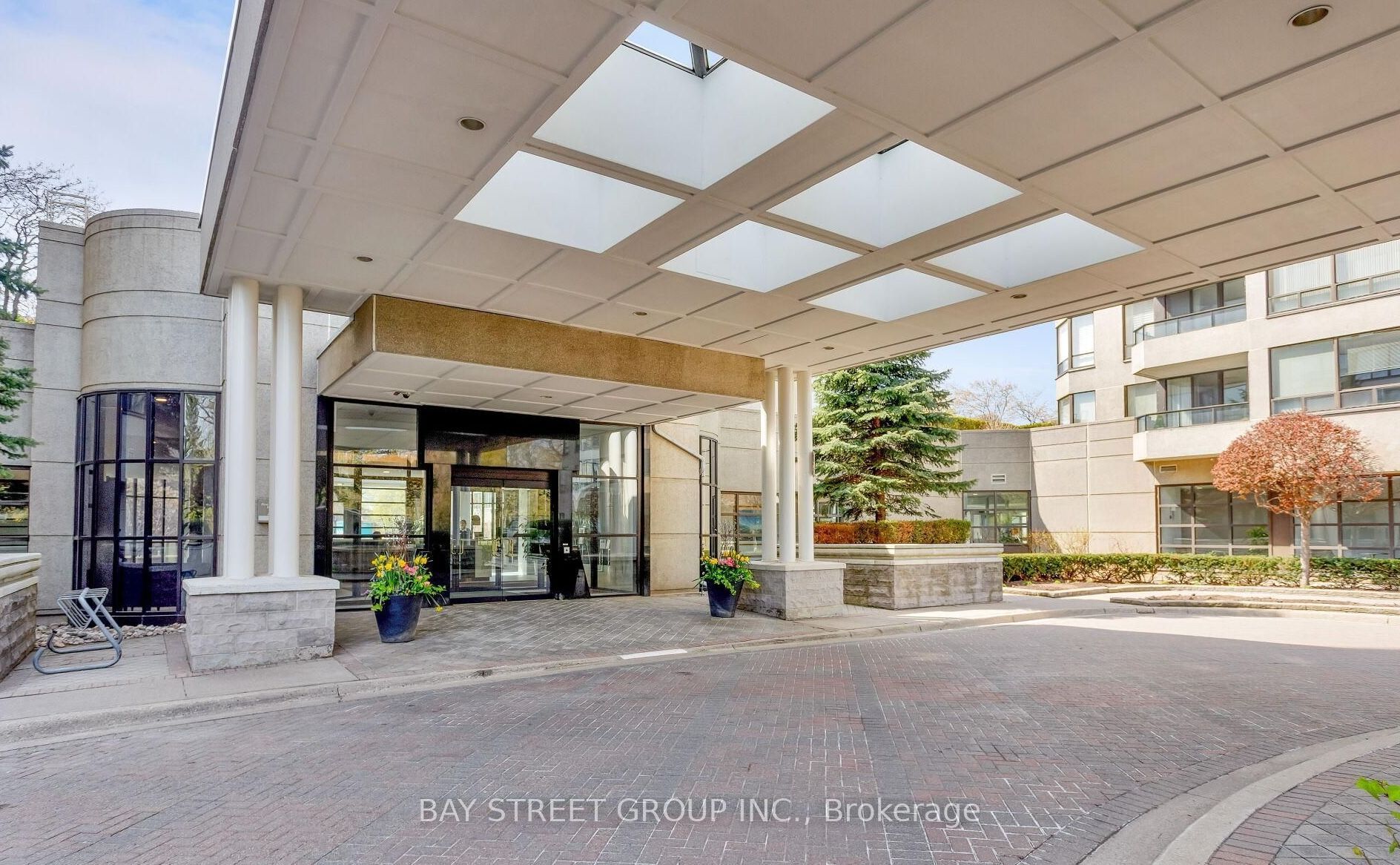1 Aberfoyle Crescent 2011, Toronto, ON M8X 2X8 photo 3