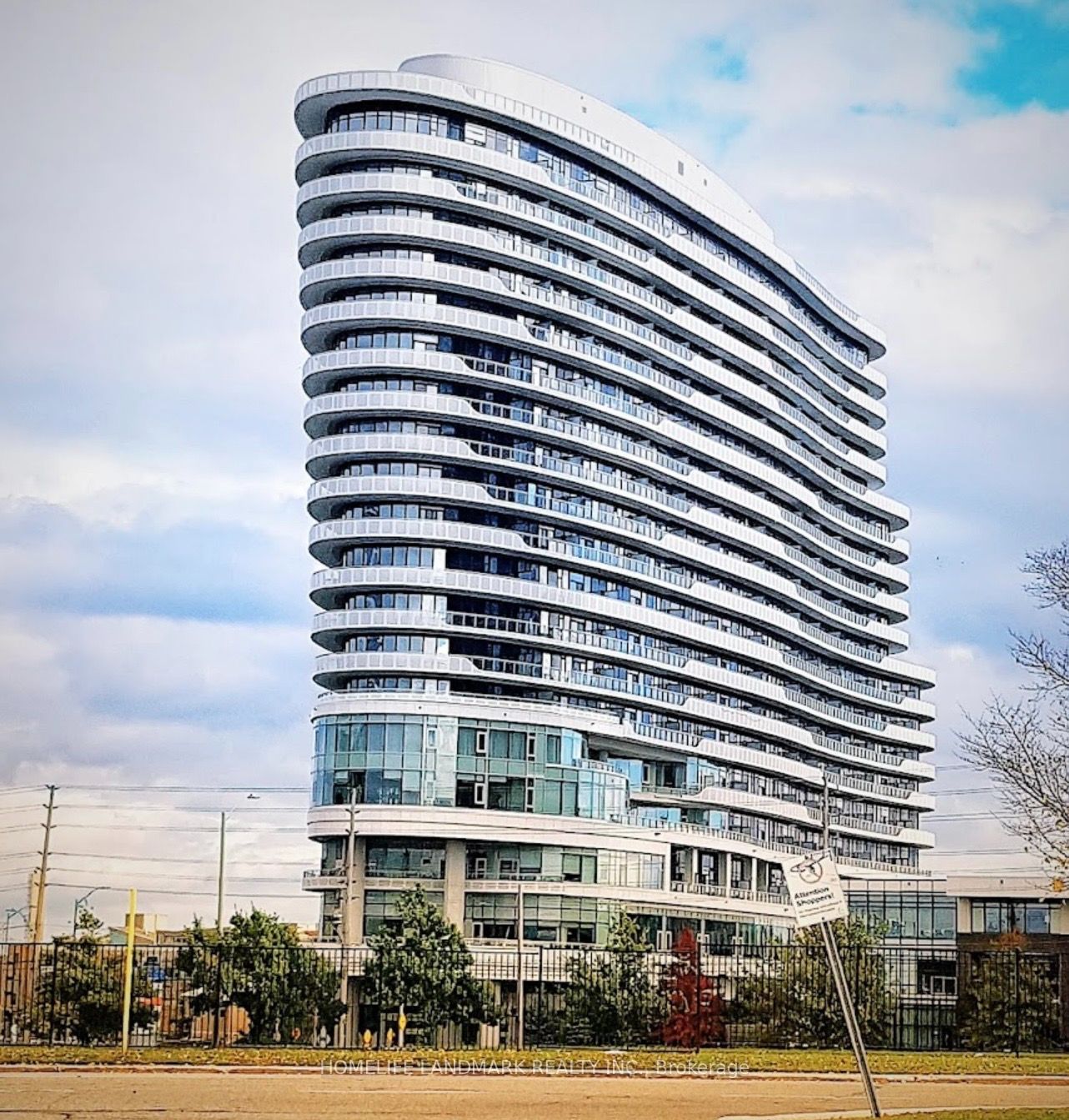 2520 Eglinton Avenue W 1211, Mississauga, ON L5M 0Y4 photo 3