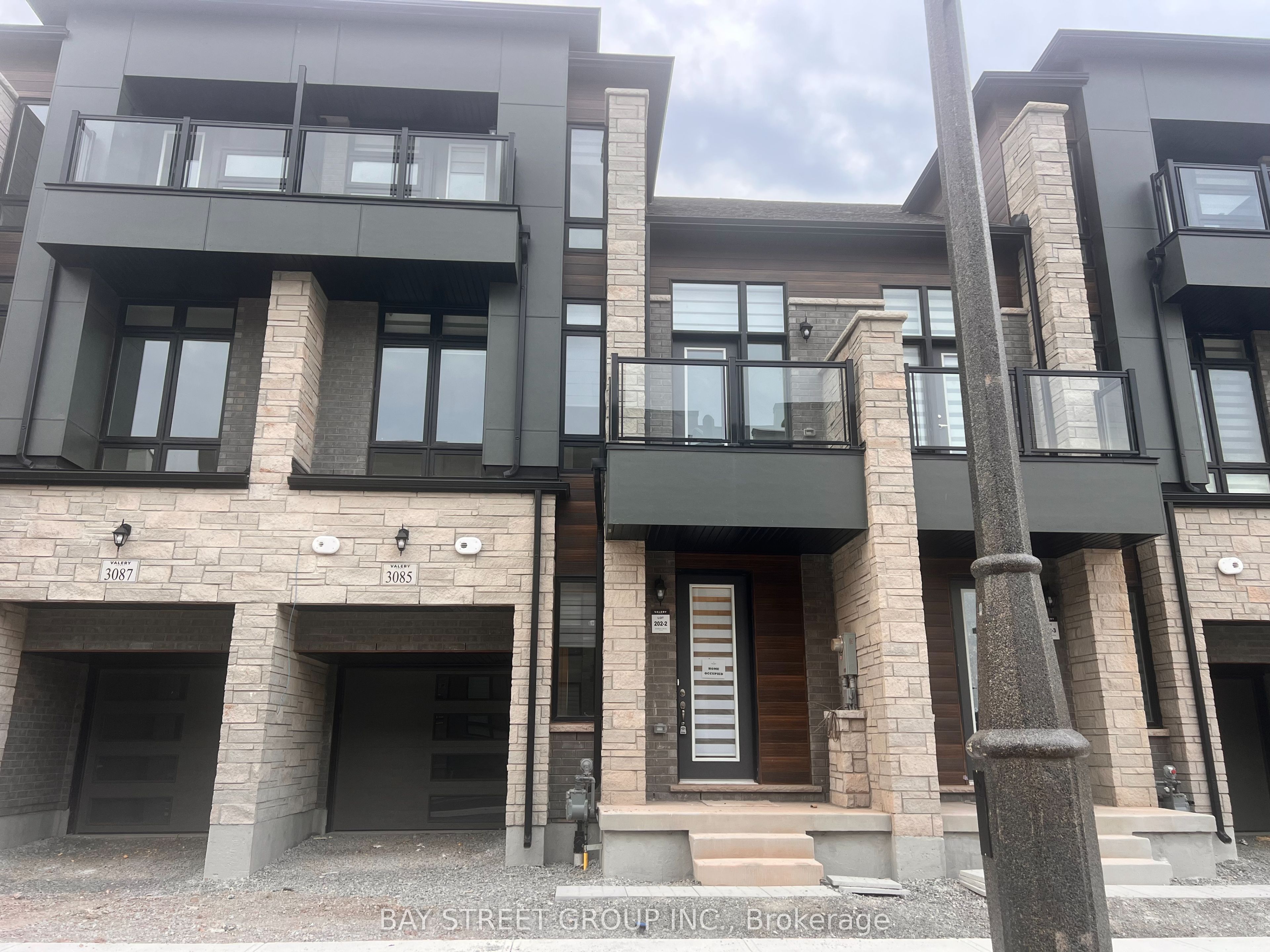 3085 Perkins Way, Oakville, ON L6H 7Z5 photo 2