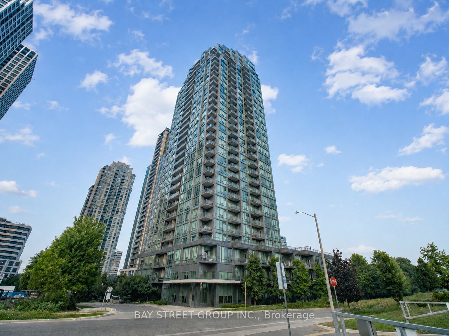 3525 Kariya Drive 307, Mississauga, ON L5B 0C2 photo 2