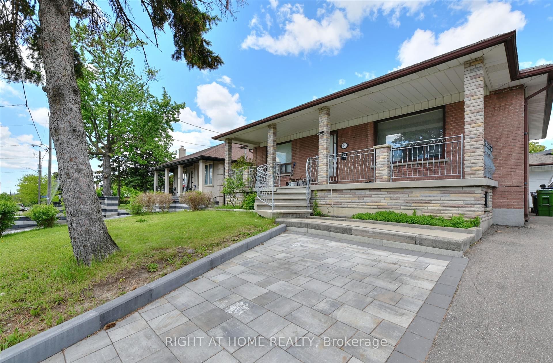 34 William Cragg Drive, Toronto, ON M3M 1T9 photo 2