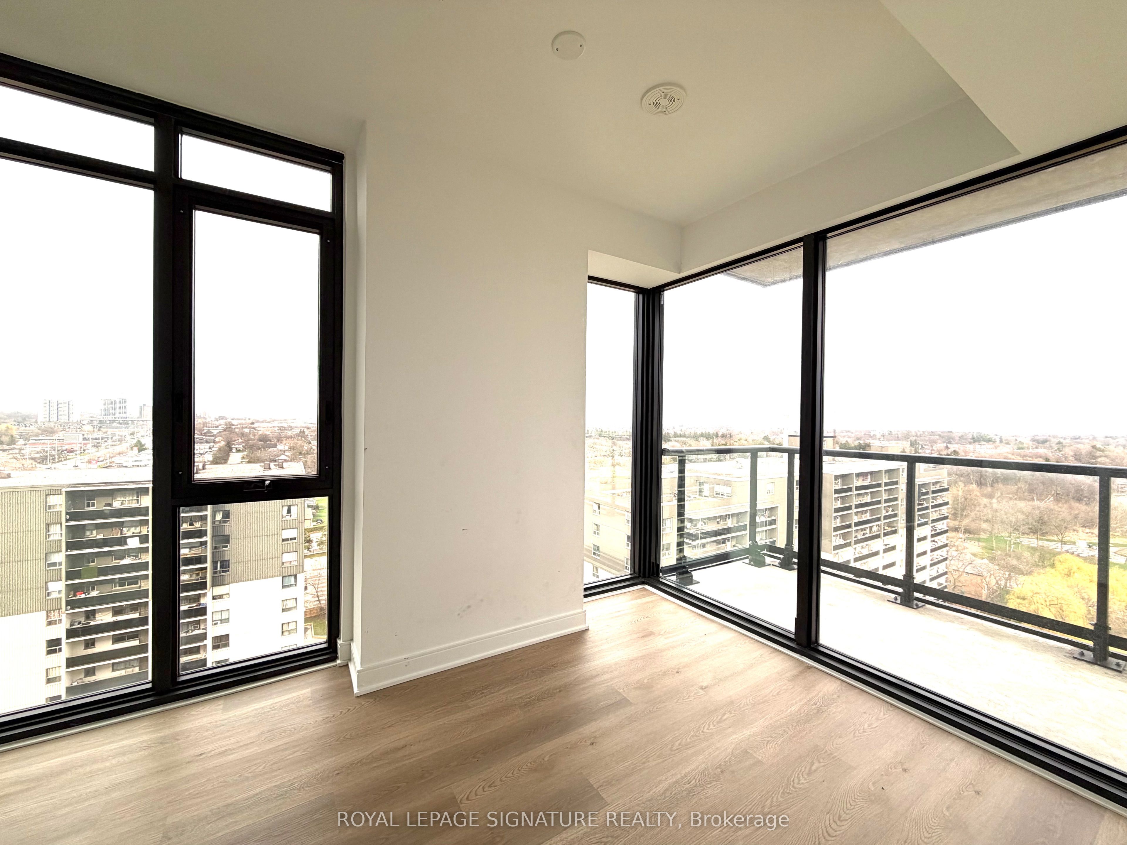 86 Dundas Street E 1314, Mississauga, ON L5A 0B1