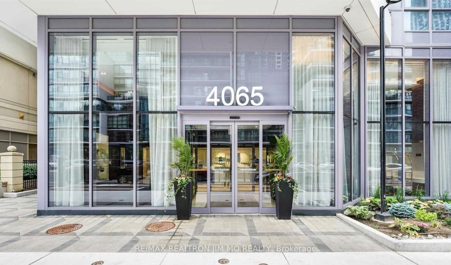 4065 Confederation Parkway 1204, Mississauga, ON L5B 0L4 photo 2