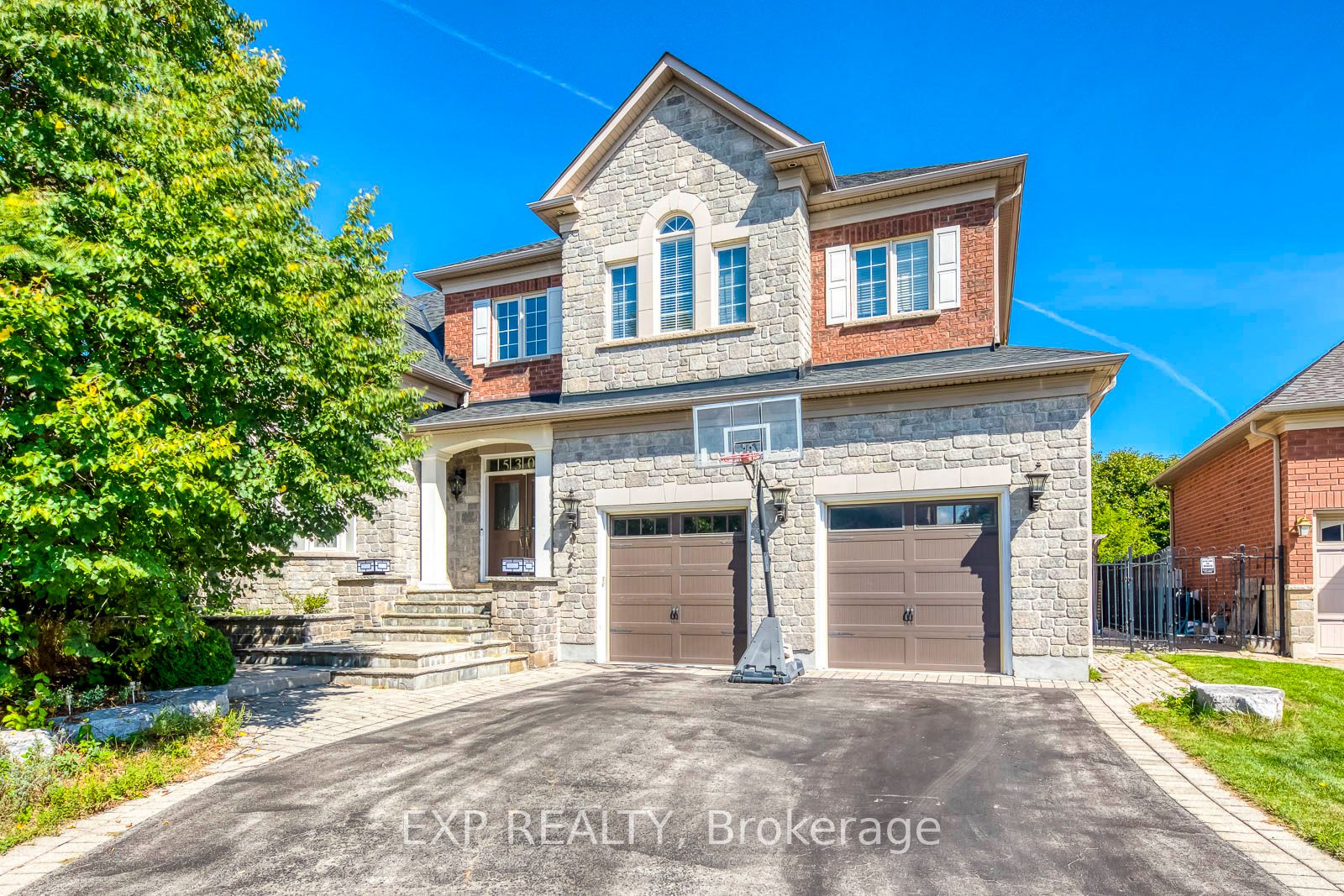 530 Golfview Court, Oakville, ON L6M 4W6
