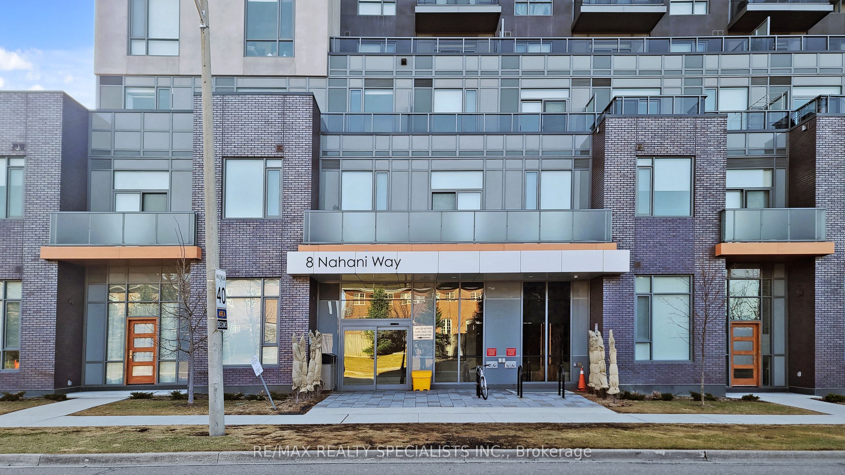 8 Nahani Way 321, Mississauga, ON L4Z 0C6 photo 2