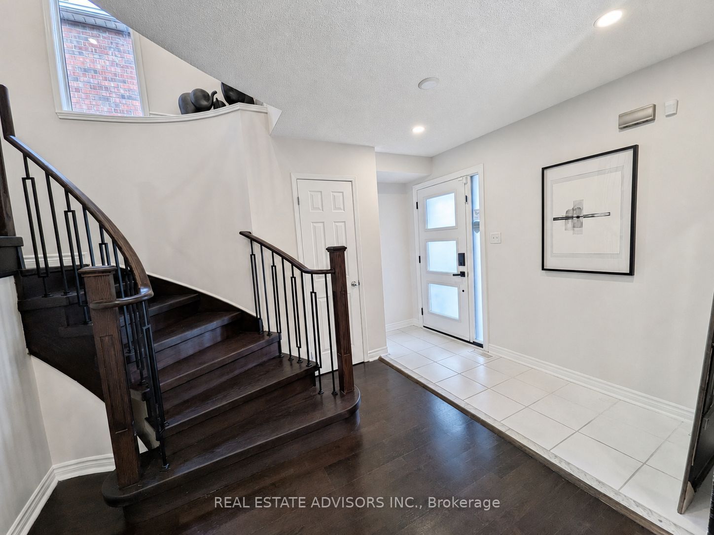 5215 Marblewood Drive, Mississauga, ON L5V 2P1 photo 3