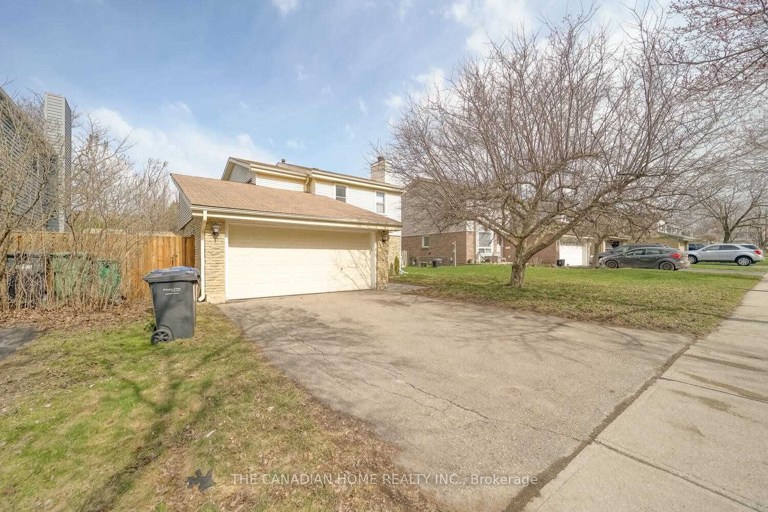 64 Somerset Drive, Brampton, ON L6Z 1C5 photo 2