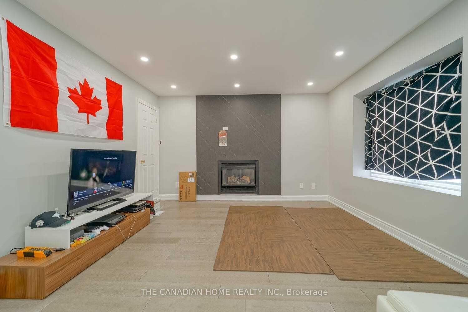 64 Somerset Drive, Brampton, ON L6Z 1C5 photo 3