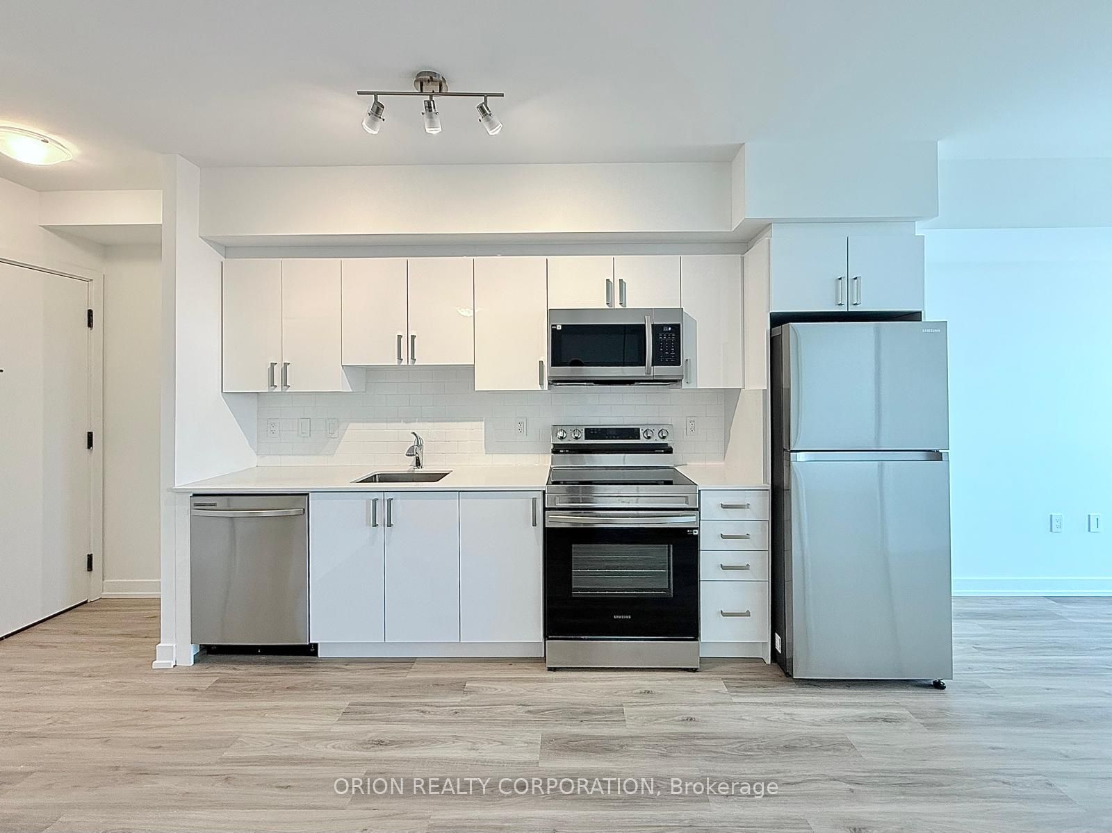556 Marlee Avenue 614, Toronto, ON M6B 0B1 photo 5