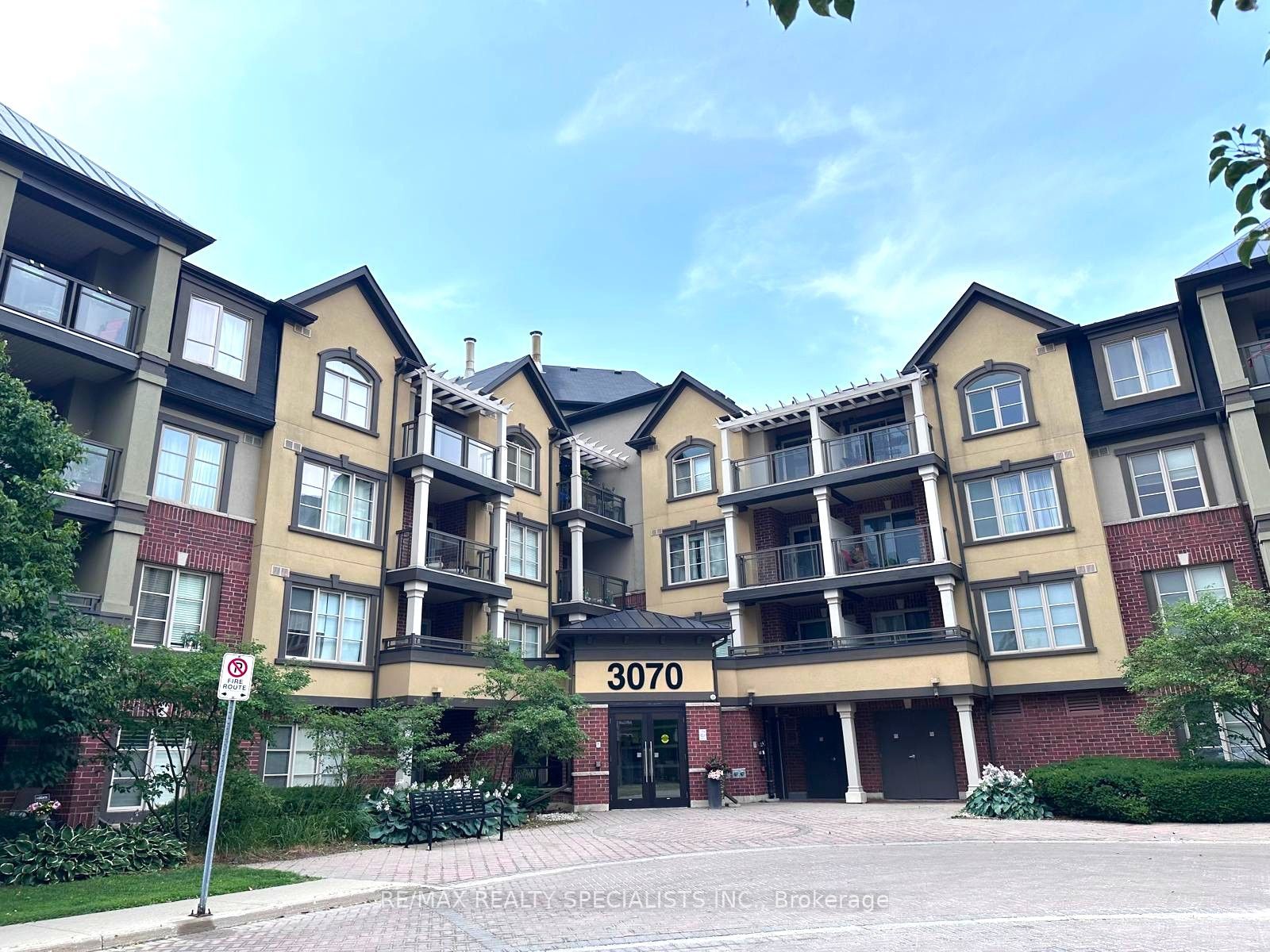 3070 Rotary Way 319, Burlington, ON L7M 0H1