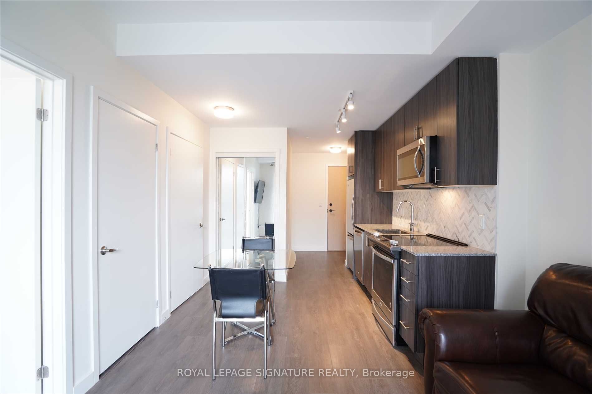 150 SABINA Drive 309, Oakville, ON L6H 0W3 photo 3