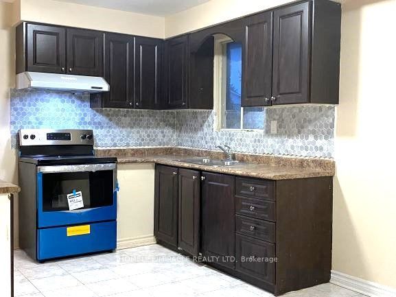 36 Bruce Beer Drive, Brampton, ON L6V 2W9 photo 2