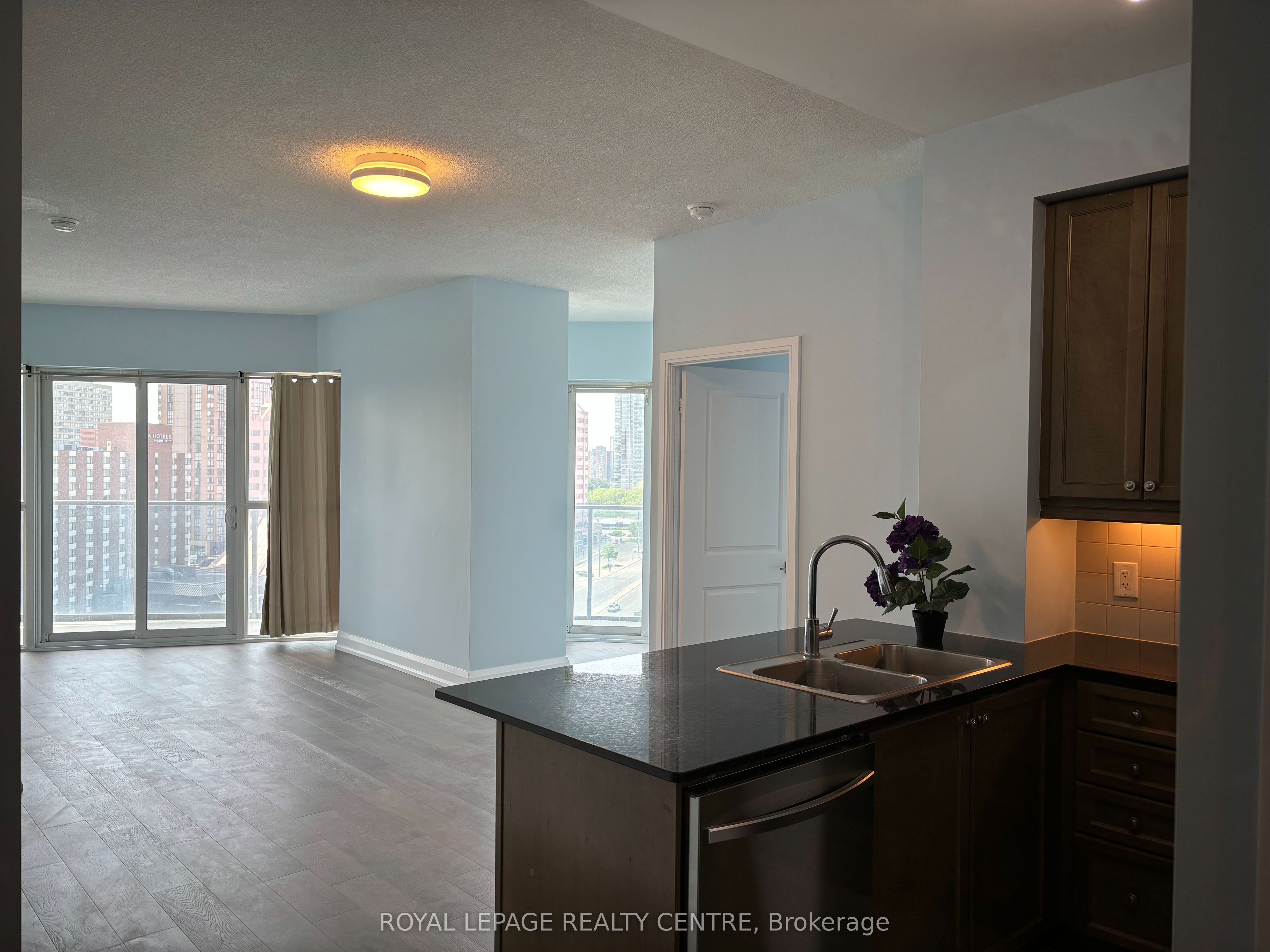 60 SE Absolute Avenue 1103, Mississauga, ON L4Z 0A9 photo 2