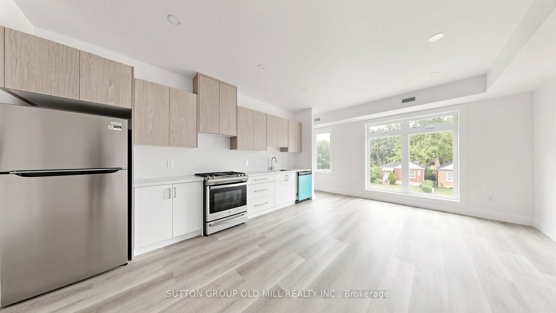 1927 Lawrence Avenue W 4, Toronto, ON M9N 1G8 photo 3