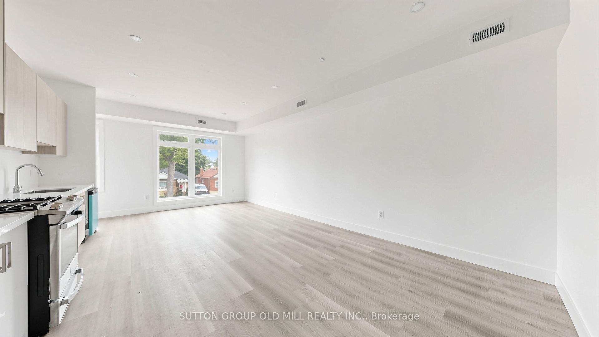 1927 Lawrence Avenue W 4, Toronto, ON M9N 1G8 photo 4