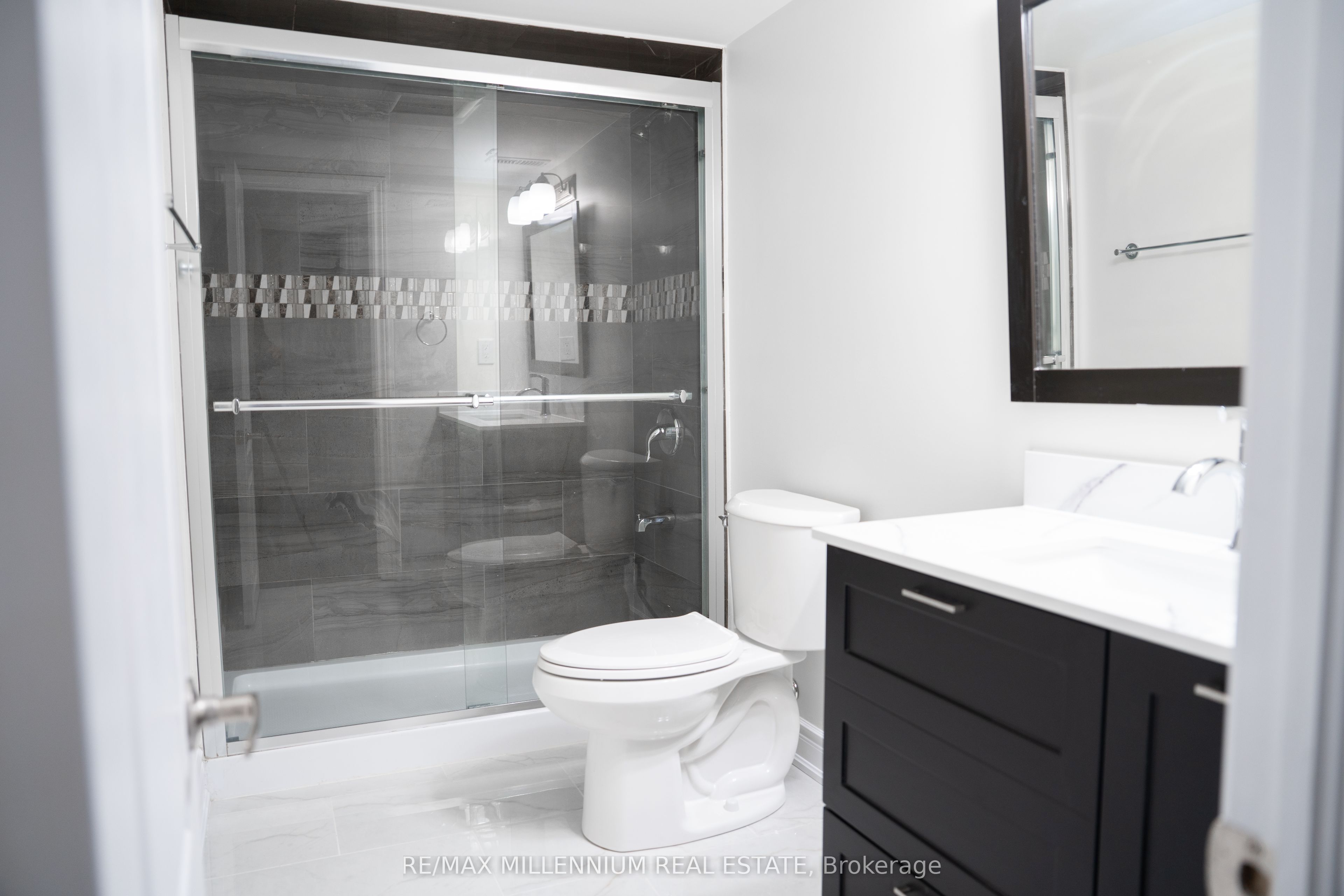 6 Decorso Drive, Brampton, ON L6P 3T7 photo 3
