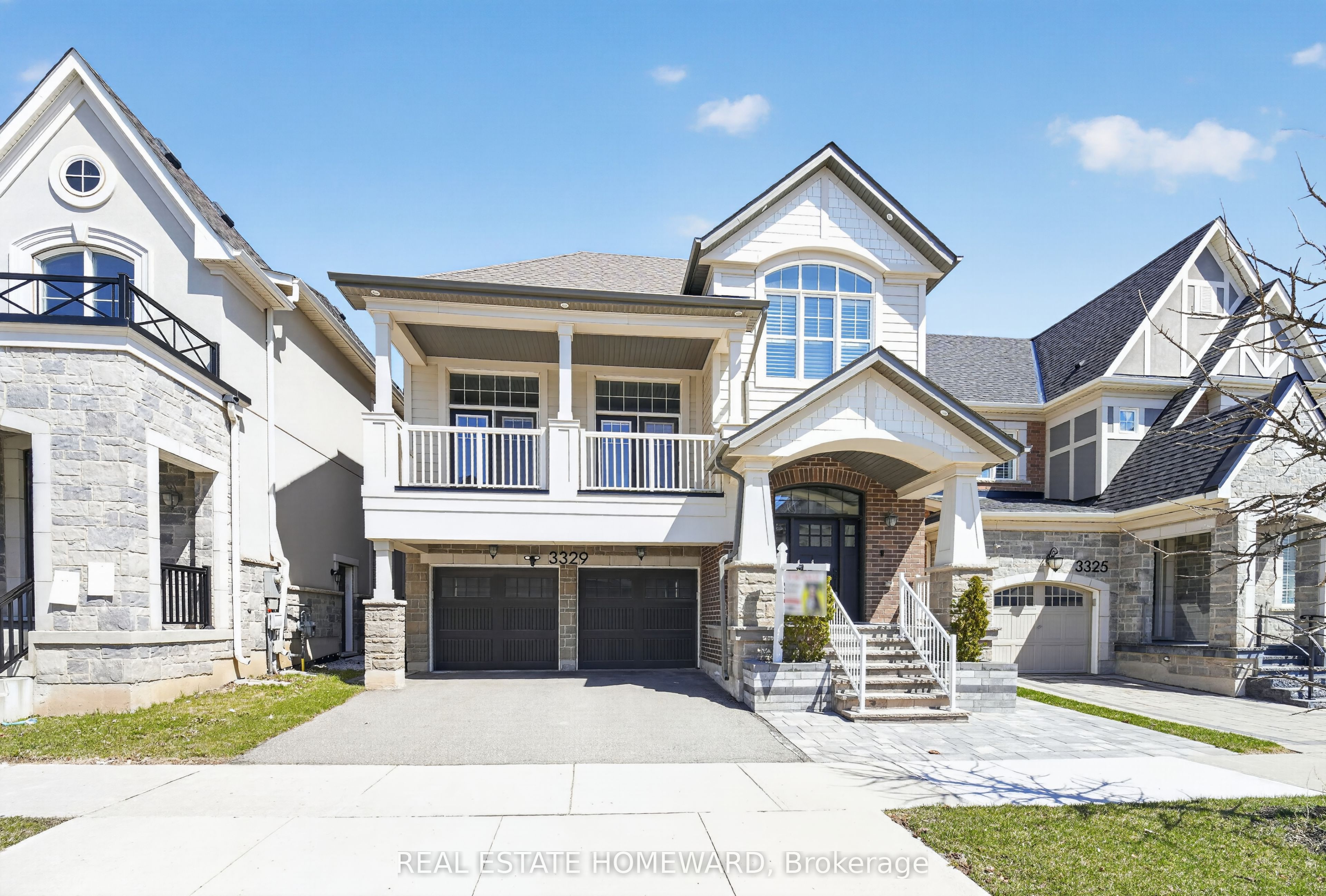 3329 Vernon Powell Drive, Oakville, ON L6H 0Y4