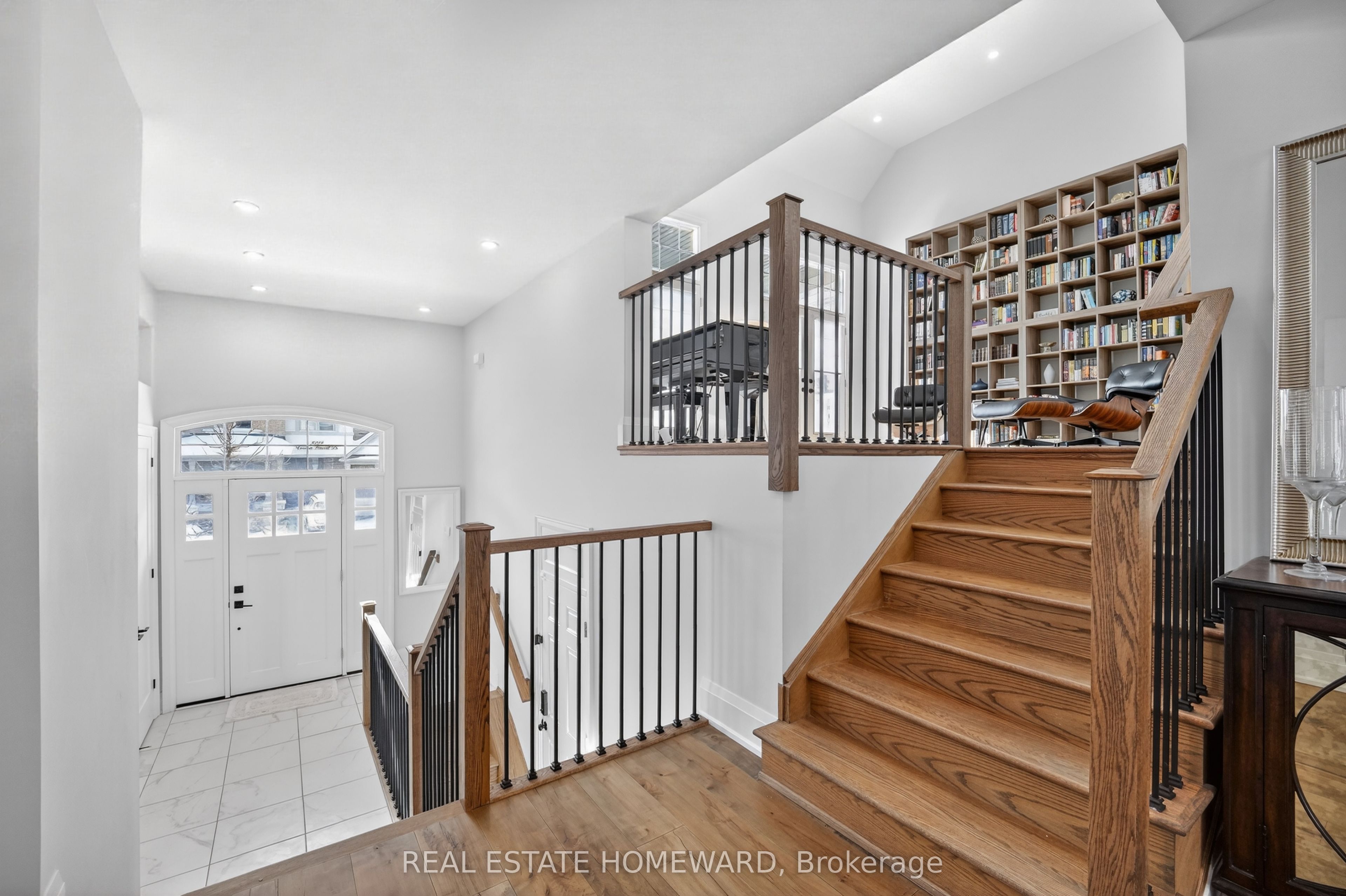 3329 Vernon Powell Drive, Oakville, ON L6H 0Y4 photo 3