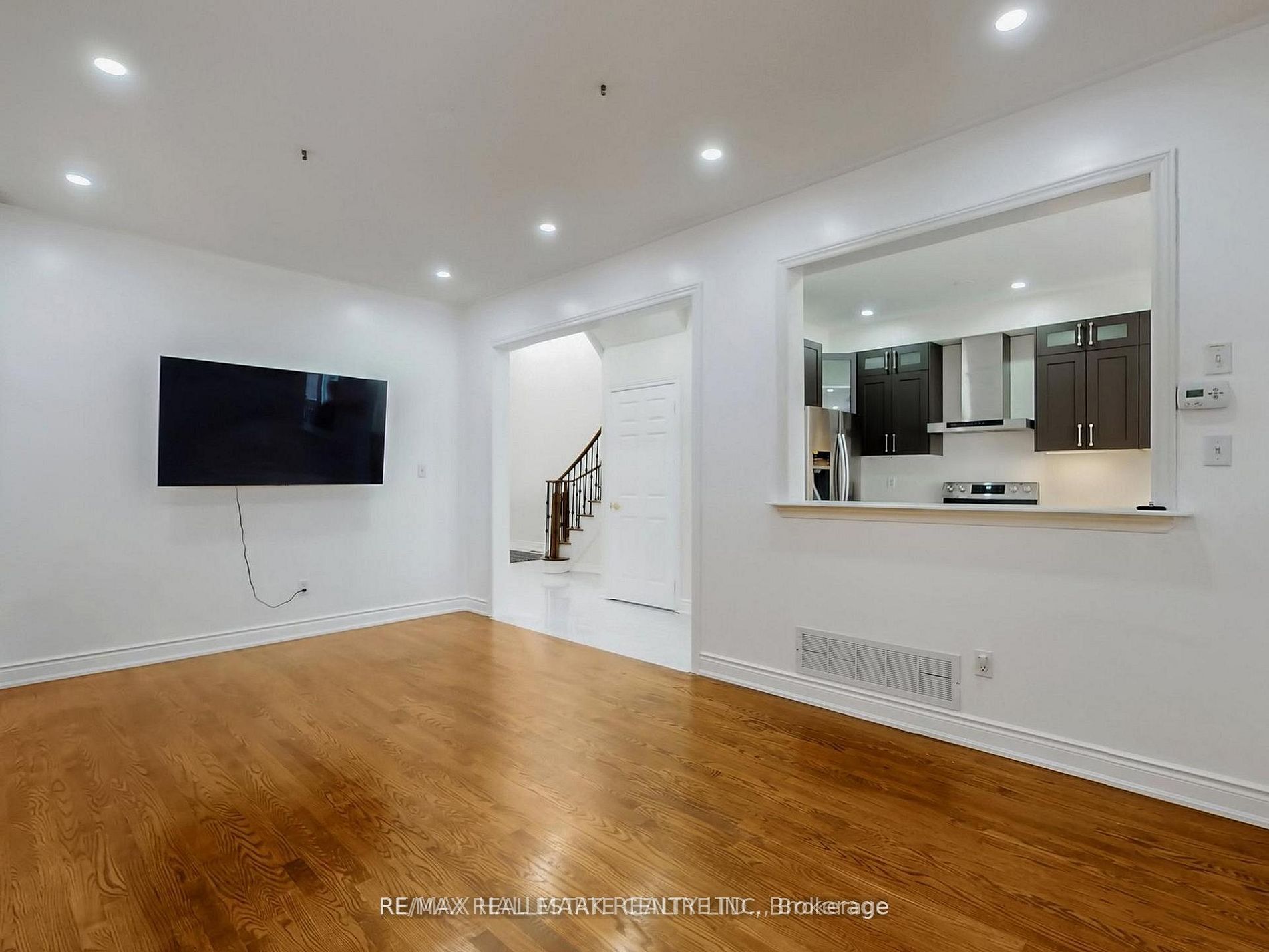 671 Deckhouse Court (Basement), Mississauga, ON L5W 1P9 photo 4