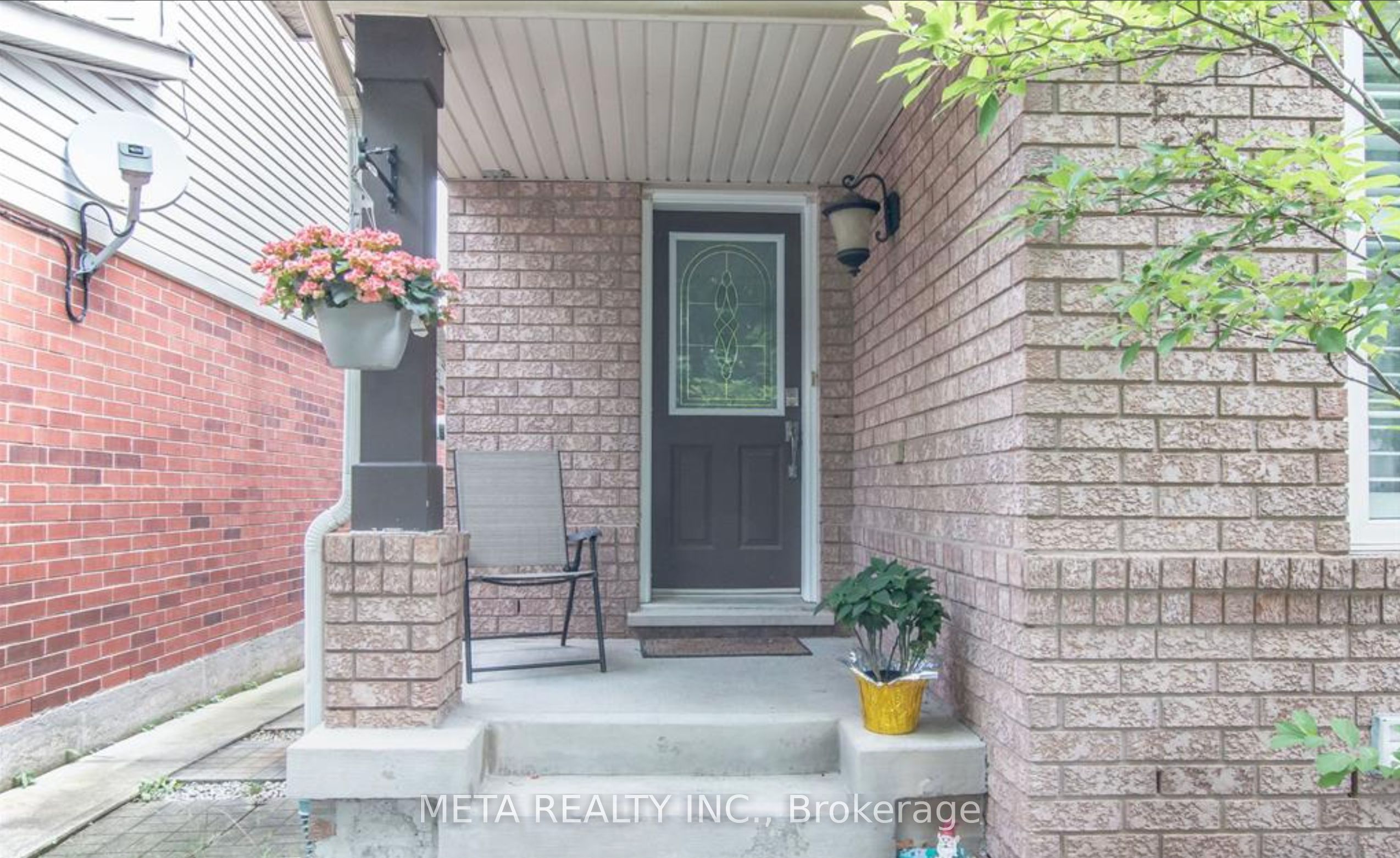 2109 Dunmore Avenue, Burlington, ON L7L 6V8 photo 2
