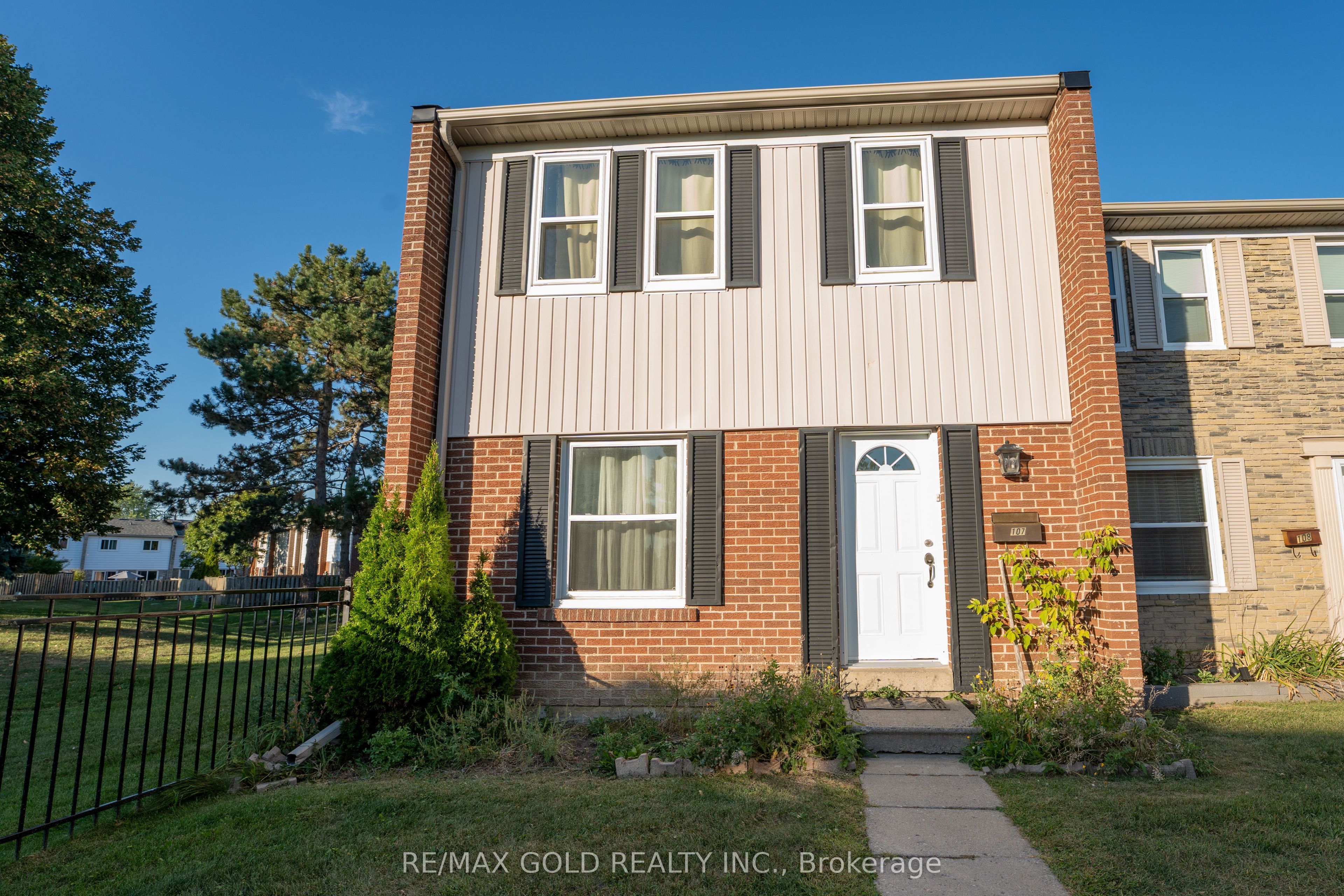 900 Central Park Drive 107, Brampton, ON L6S 3J6 photo 2
