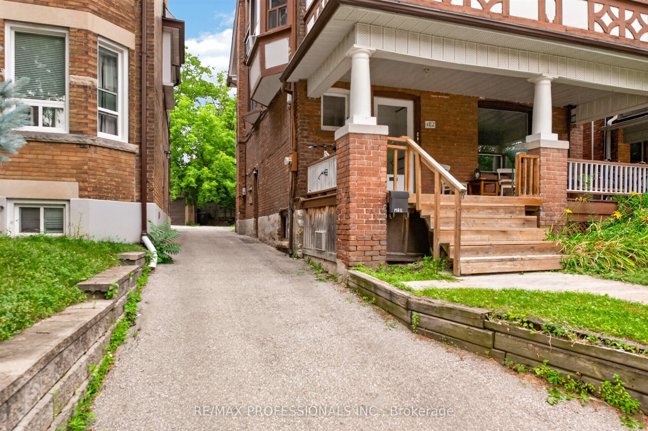 182 Geoffrey Street, Toronto, ON M6R 1P7 photo 5