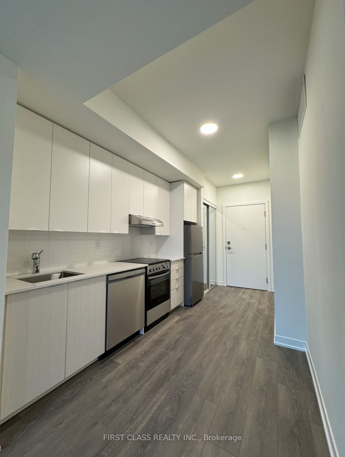 165 Canon Jackson Drive 301, Toronto, ON M6M 2G1 photo 2