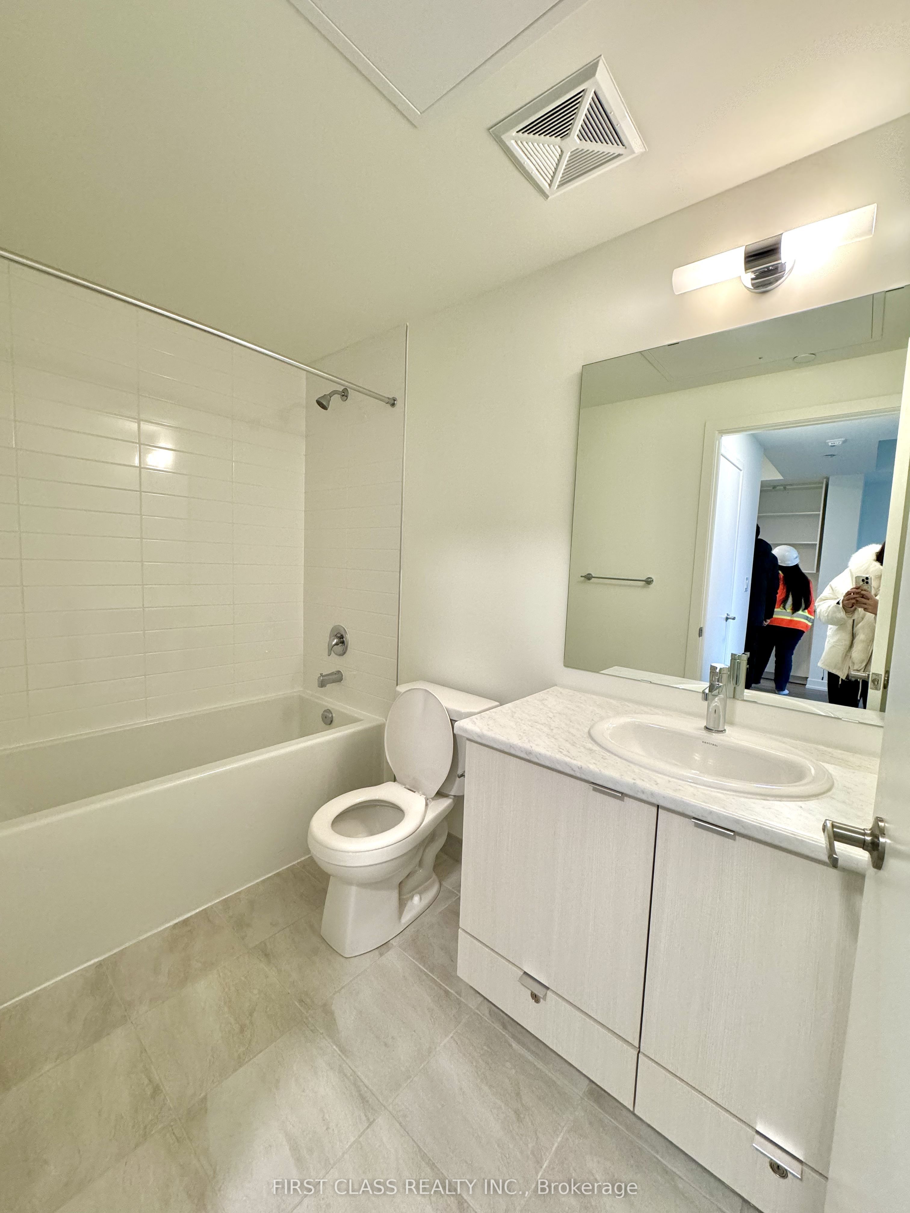 165 Canon Jackson Drive 301, Toronto, ON M6M 2G1 photo 3