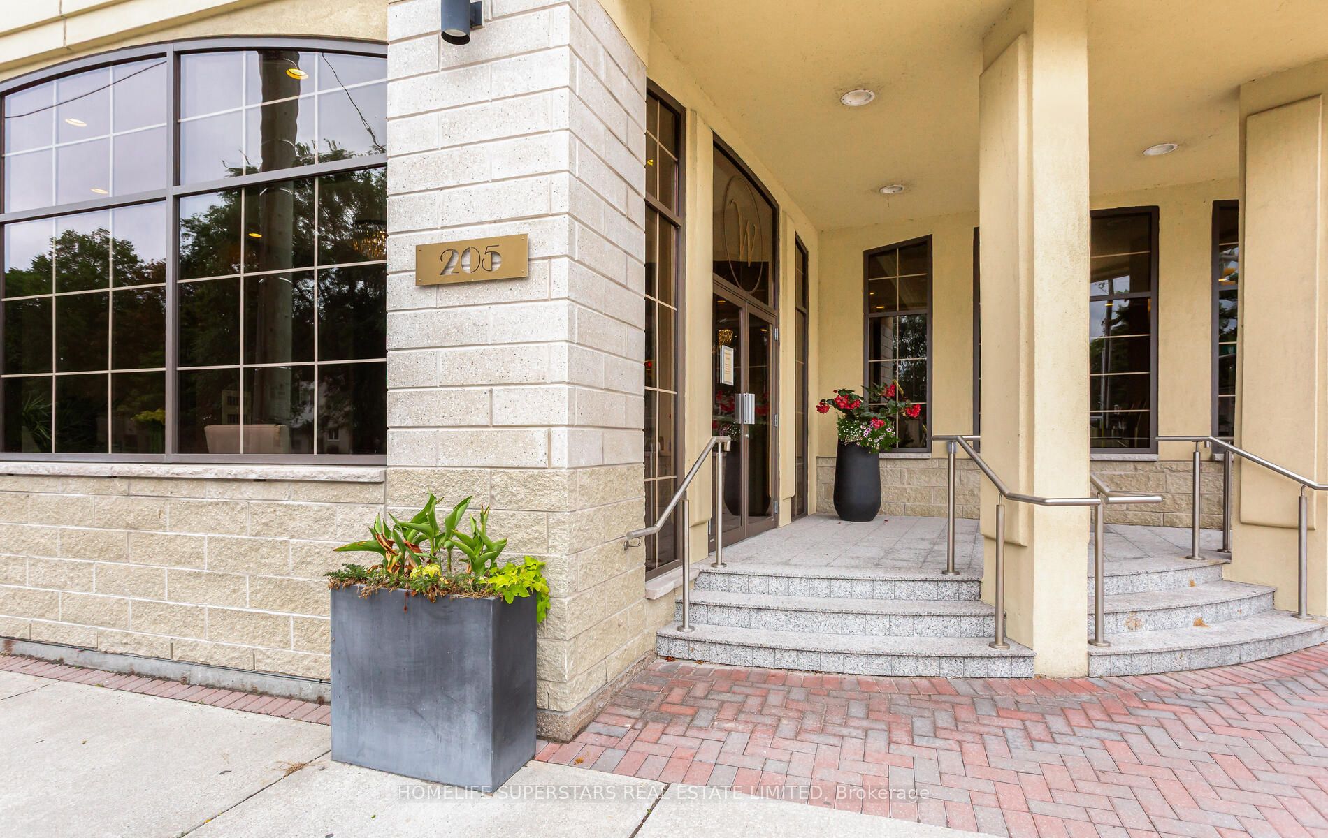205 Lakeshore Road W 302, Oakville, ON L6K 0H8 photo 5