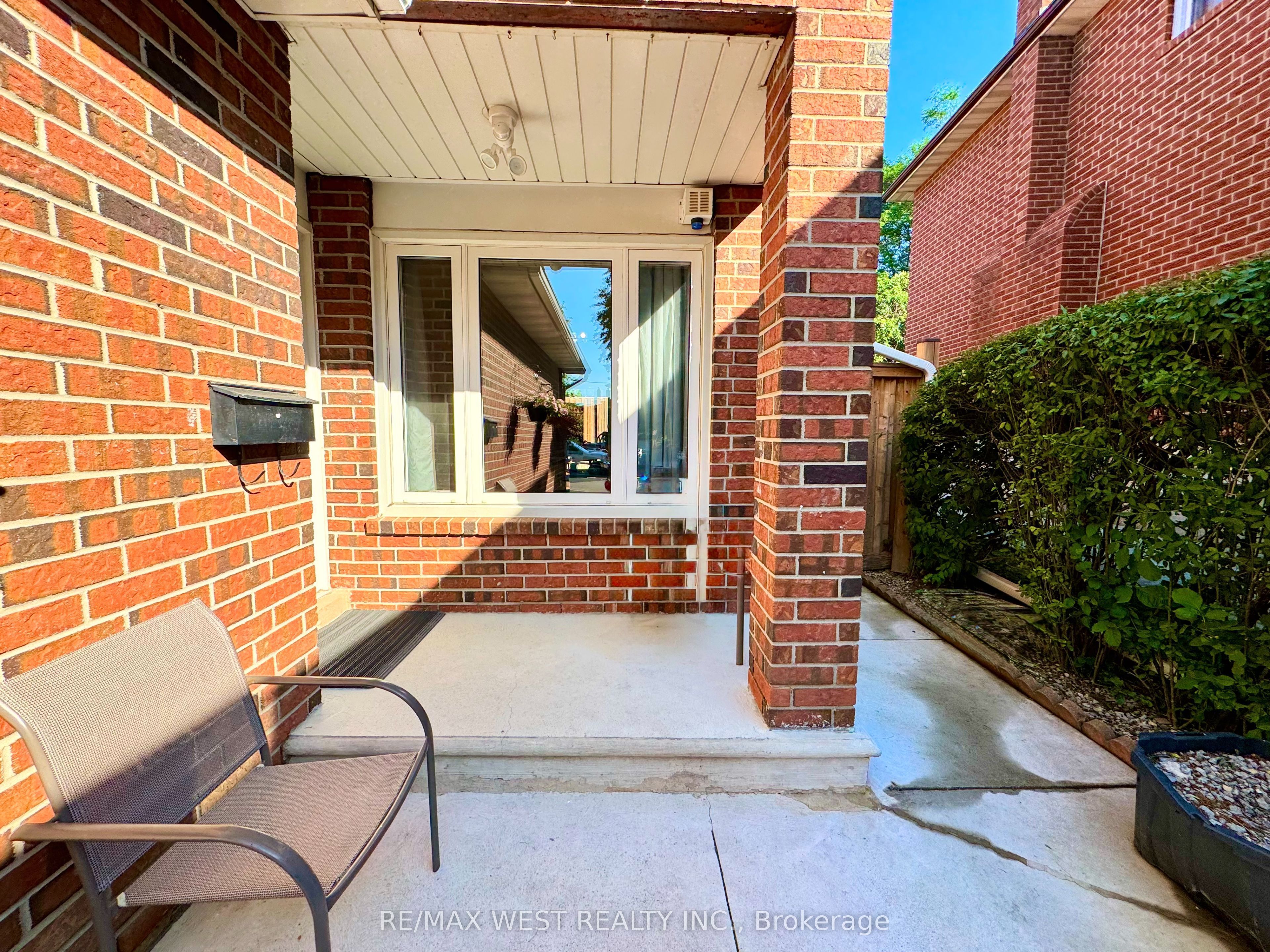 40 Maplehurst Square, Brampton, ON L6Z 1J6 photo 5