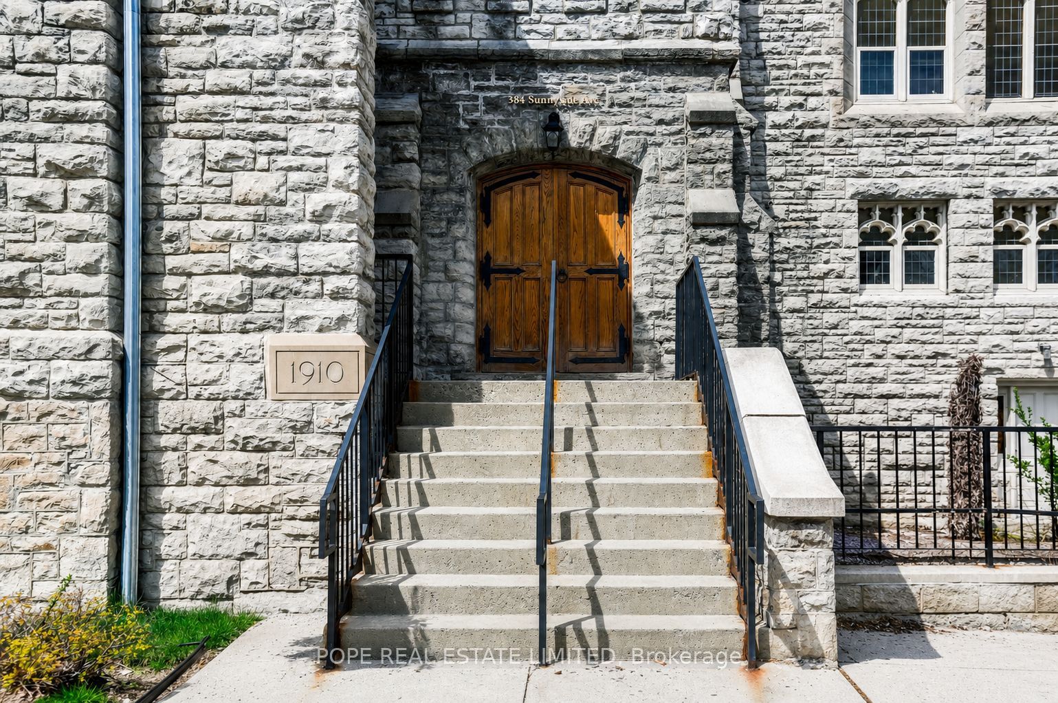 384 Sunnyside Avenue 202, Toronto, ON M6R 2S1 photo 5