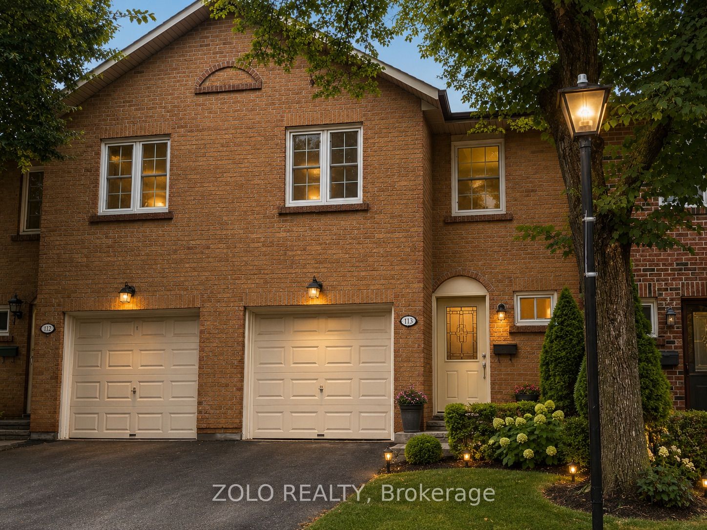 2120 Rathburn Road E 113, Mississauga, ON L4W 2S8