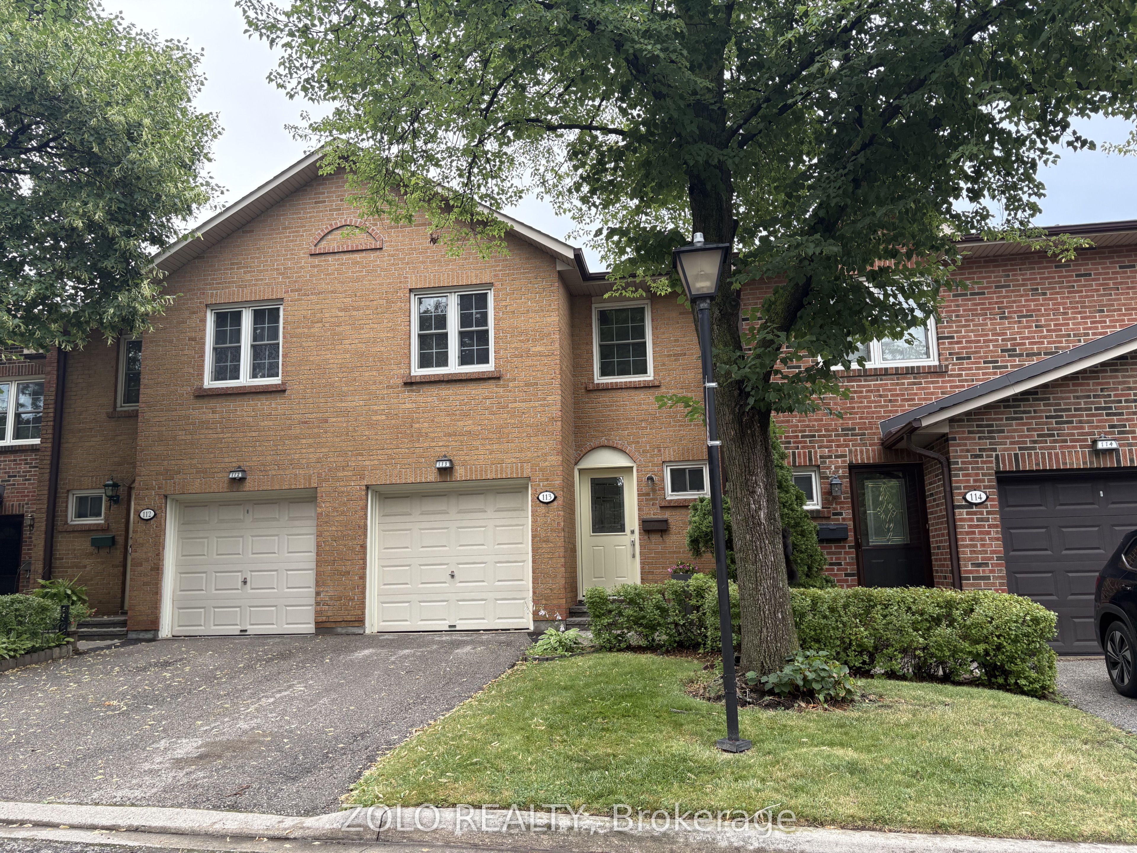 2120 Rathburn Road E 113, Mississauga, ON L4W 2S8 photo 2