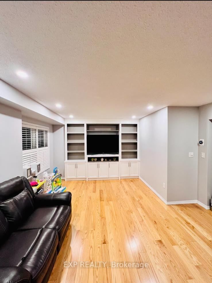 21 Bevington Road, Brampton, ON L7A 0R9 photo 3
