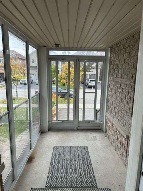 544 Matisse Place, Mississauga, ON L5W 1M3