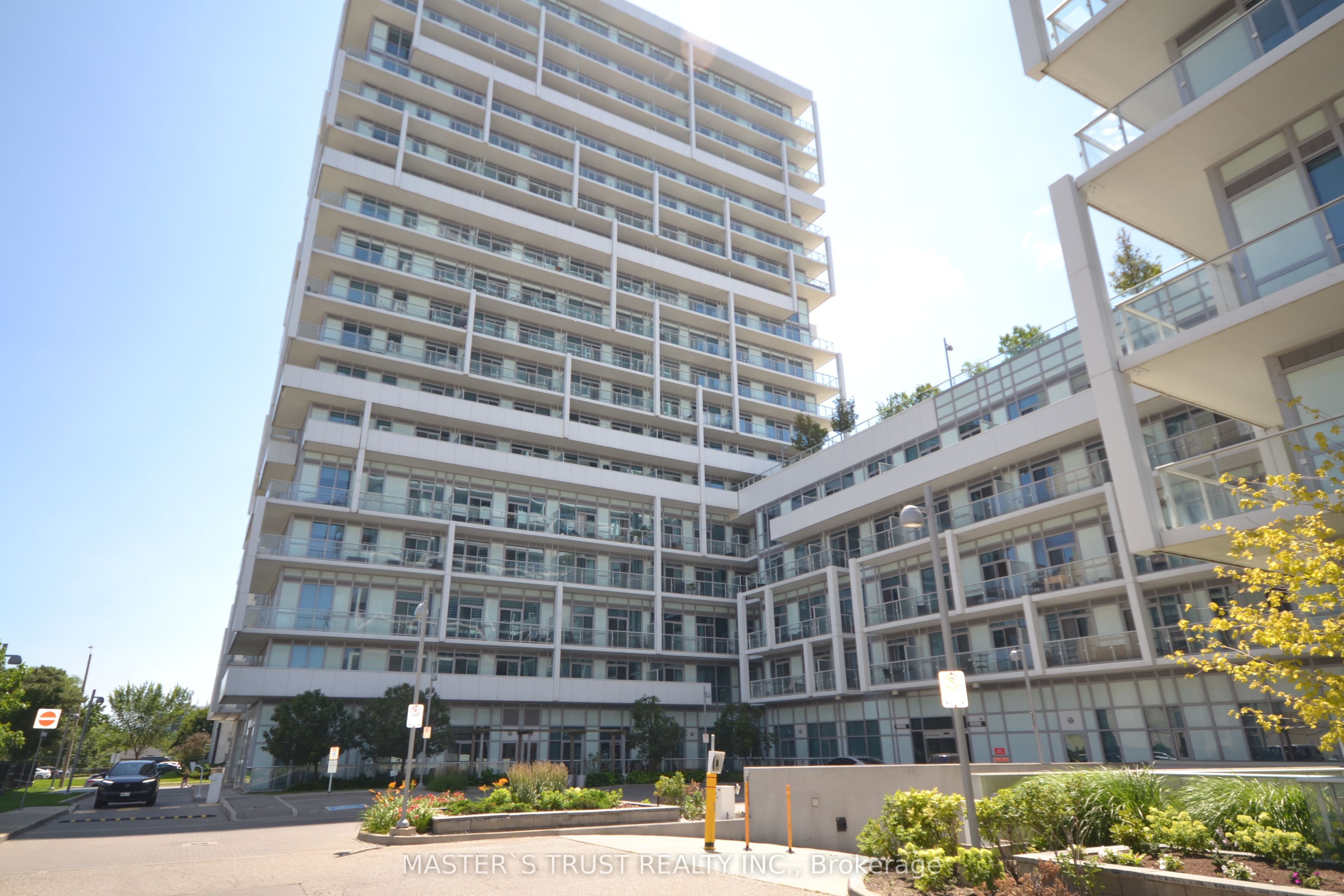 65 Speers Road 703, Oakville, ON L6K 0J1 photo 2