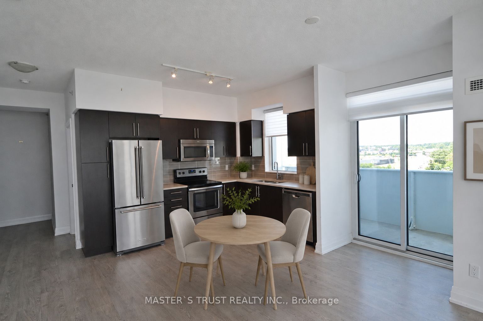 65 Speers Road 703, Oakville, ON L6K 0J1 photo 3