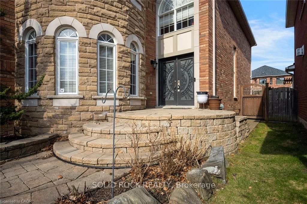 34 Forsyth Crescent, Halton Hills, ON L7G 6G3 photo 4