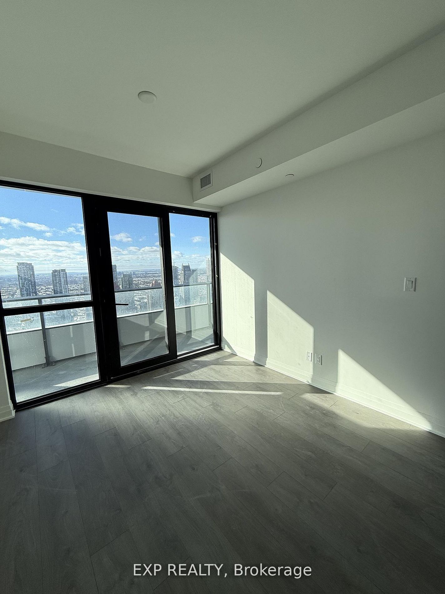 4015 The Exchange N/A 4407, Mississauga, ON L5B 0N9 photo 5