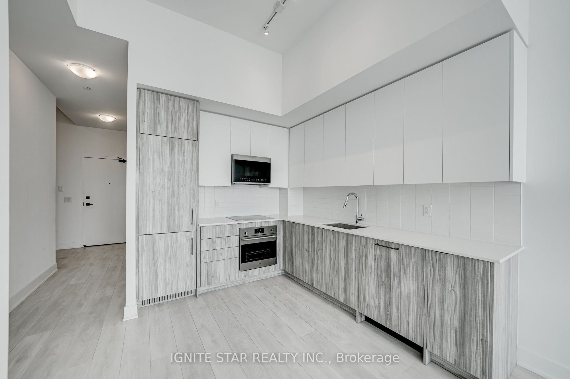 2489 Taunton Road 211, Oakville, ON L6H 3R9 photo 2