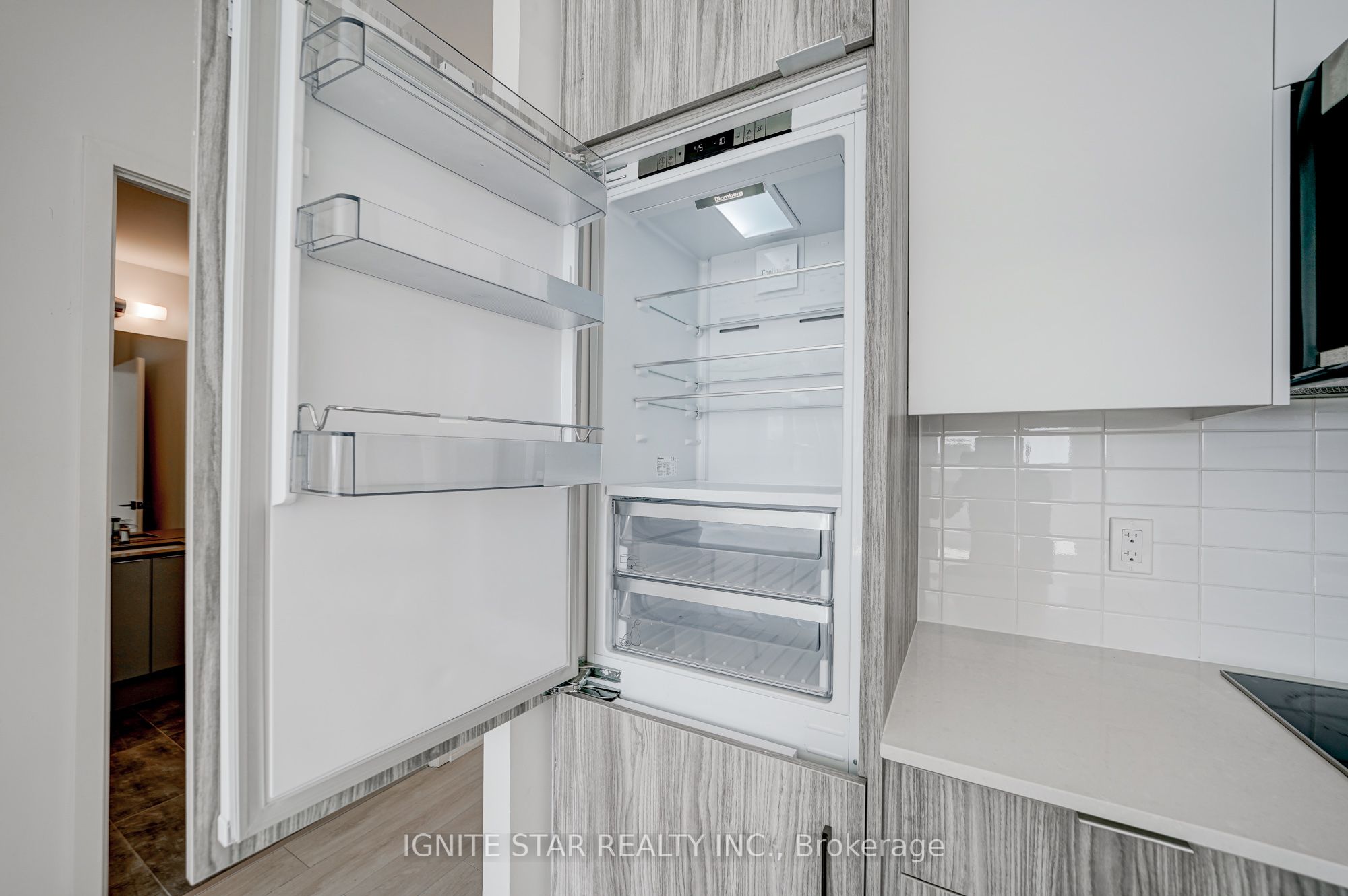2489 Taunton Road 211, Oakville, ON L6H 3R9 photo 4