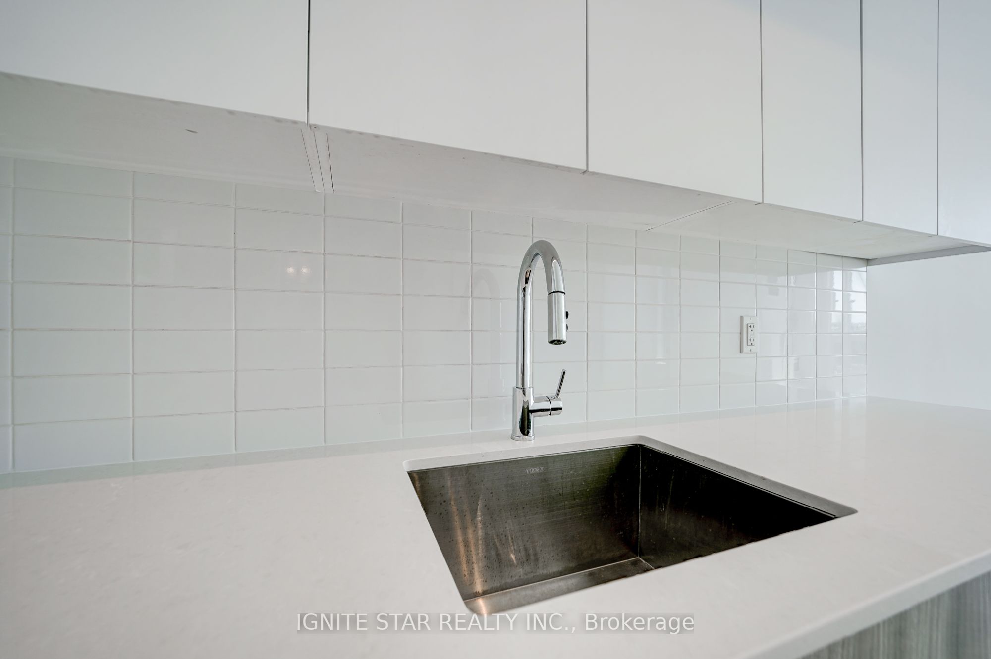 2489 Taunton Road 211, Oakville, ON L6H 3R9 photo 5
