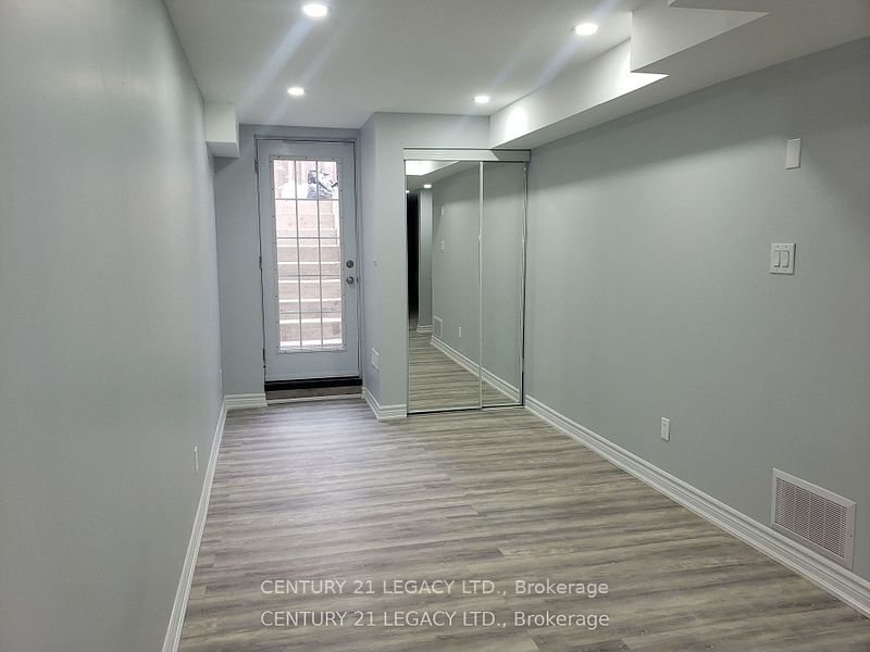 21 Kilrea Way Lower Level, Brampton, ON L6X 0P9 photo 2