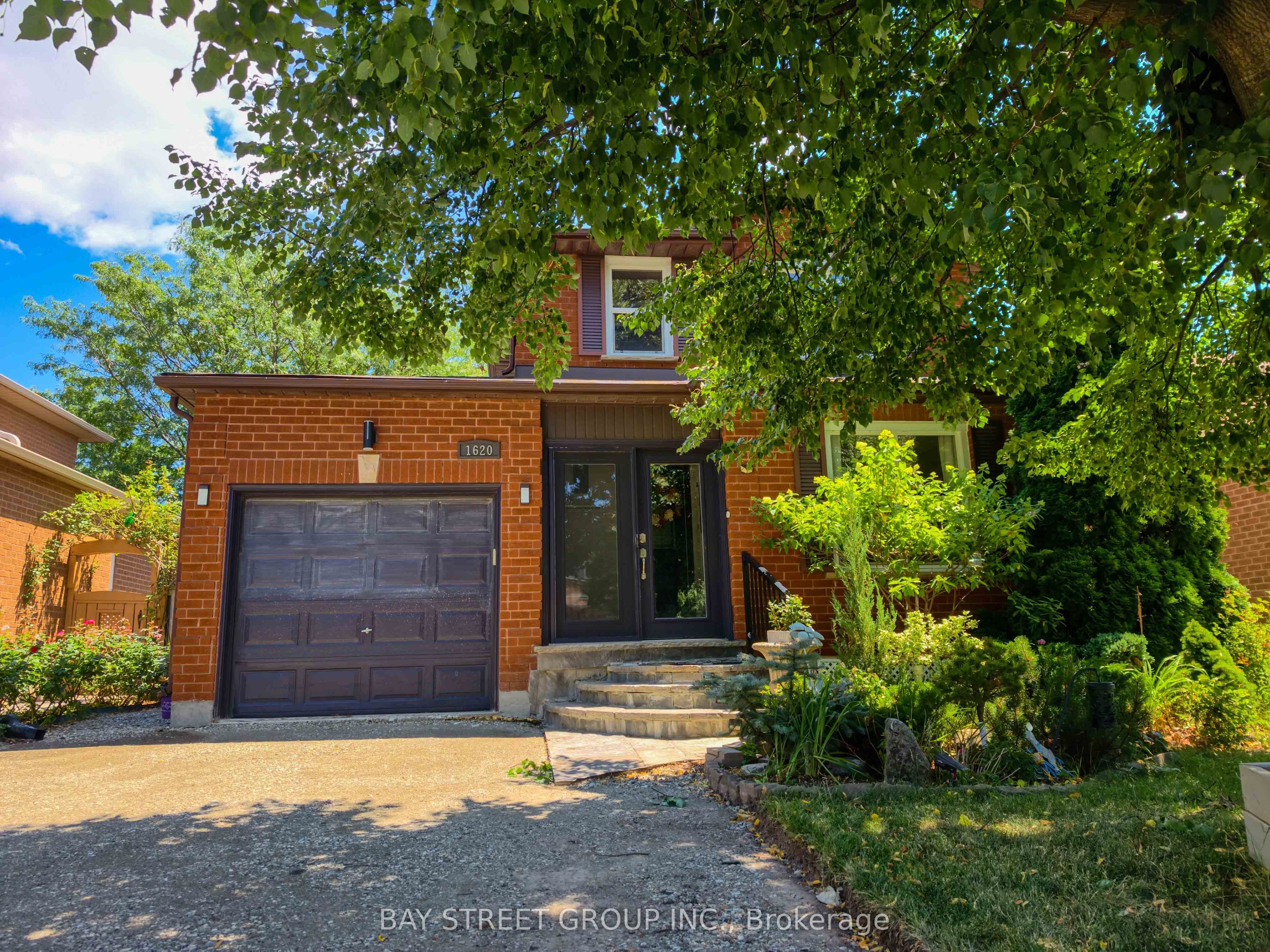 1620 Parish Lane, Oakville, ON L6M 3E2