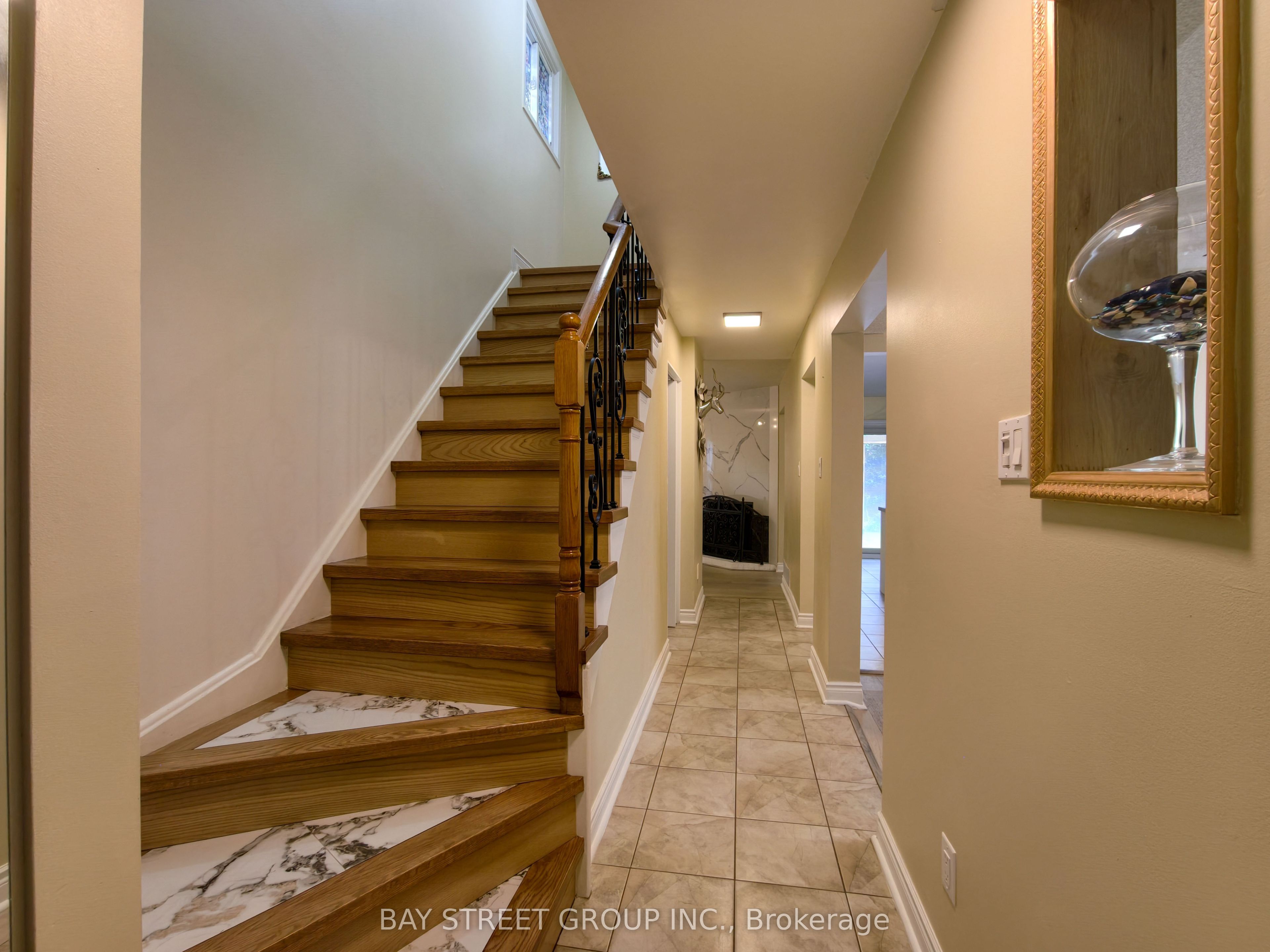 1620 Parish Lane, Oakville, ON L6M 3E2 photo 3
